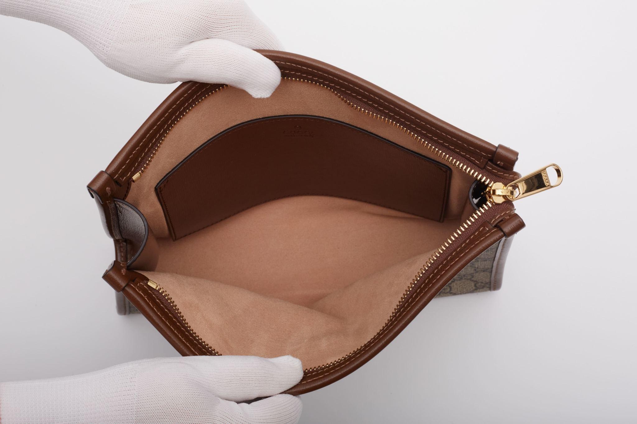 Gucci GG Supreme Monogram Toiletry Pouch Bag For Sale 3