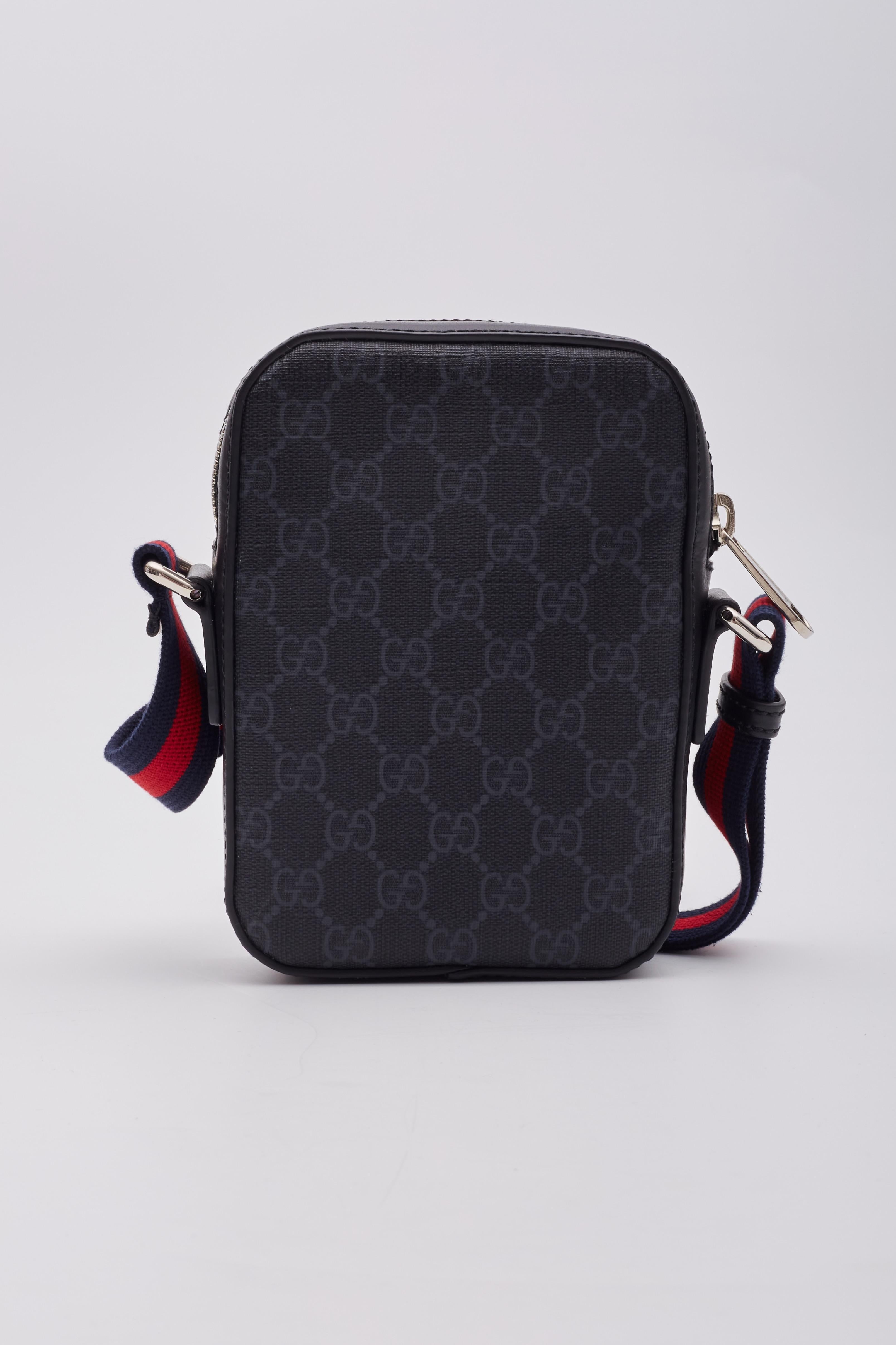 Gucci GG Supreme Monogram Web Messenger Bag Noir Unisexe en vente