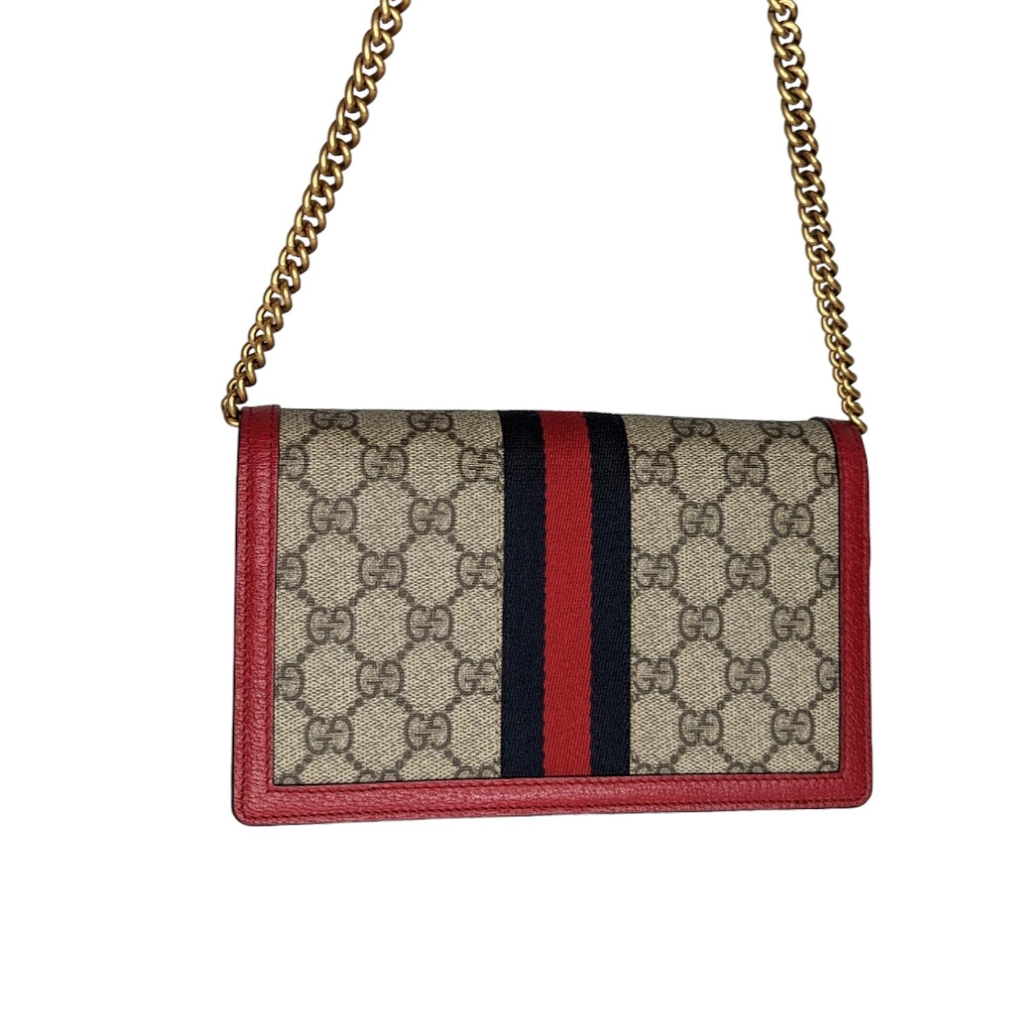 Gucci GG Supreme Queen Margaret Wallet on Chain In Excellent Condition In Scottsdale, AZ
