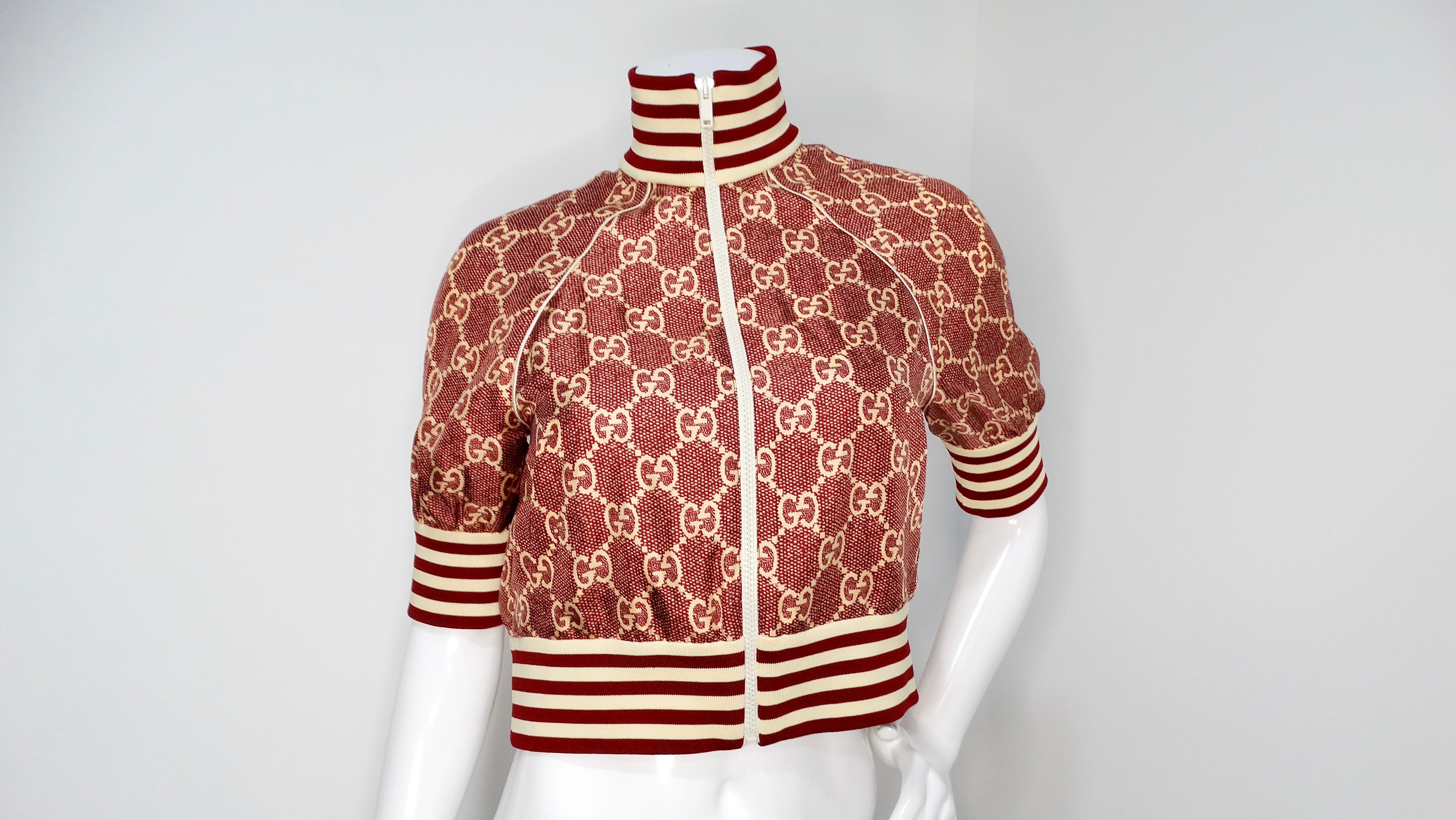 Beige Veste de survêtement en soie bourguignonne Gucci GG Supreme Circa 2022 en vente