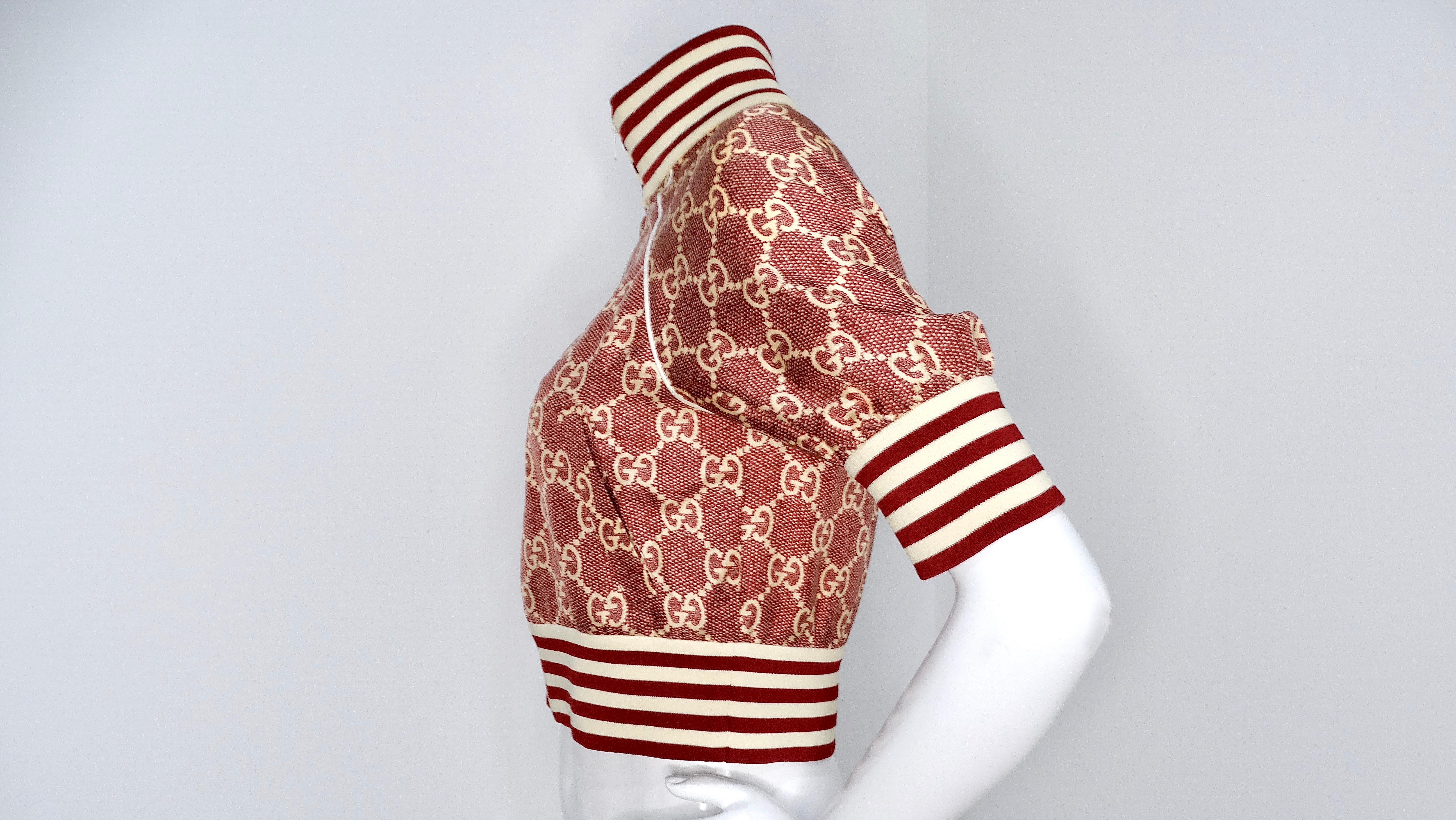 Veste de survêtement en soie bourguignonne Gucci GG Supreme Circa 2022 Pour femmes en vente