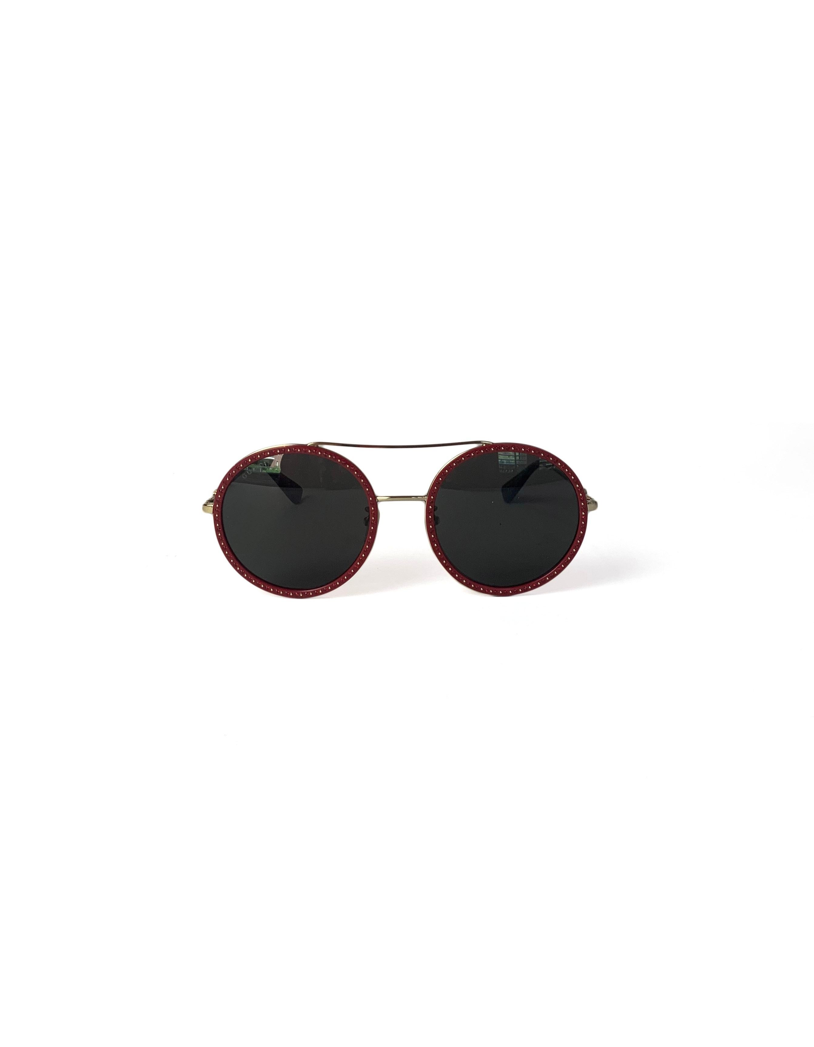 Gucci GG0061S Red Crystal Studded Round Frame Sunglasses In Excellent Condition In New York, NY