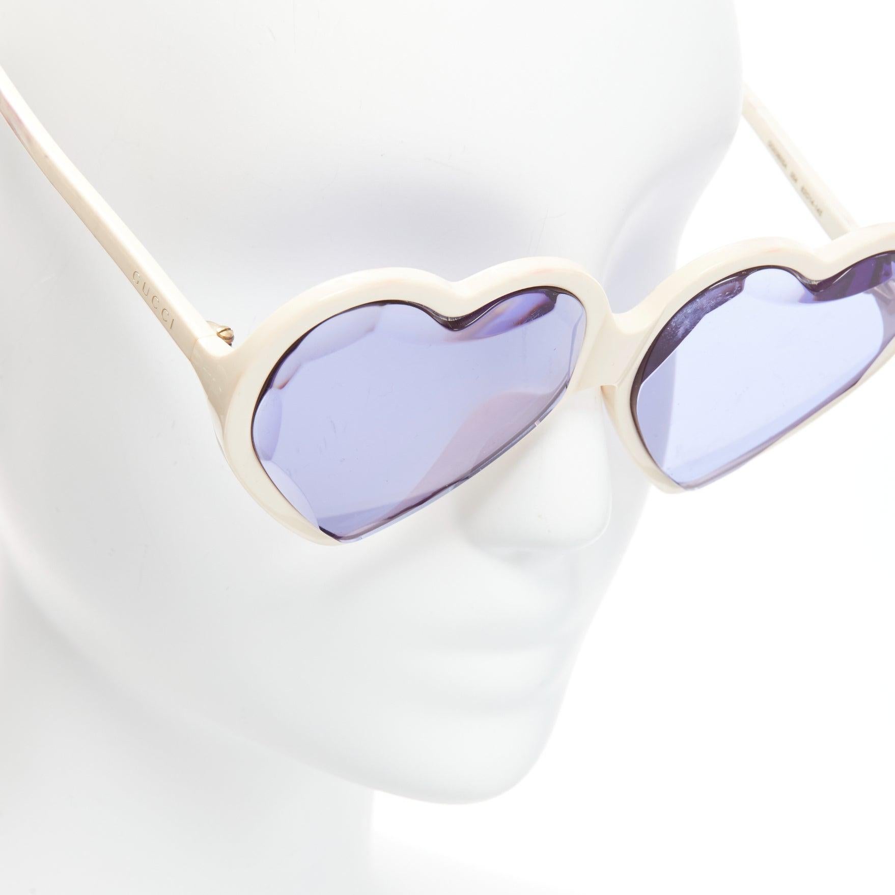 GUCCI GG0360SA Hollywood Forever Runway purple white heart sunglasses
Reference: TGAS/D00626
Brand: Gucci
Designer: Alessandro Michele
Model: GG0360SA
Collection: Hollywood Forever - Runway
Material: Acetate
Color: White
Pattern: Solid
Lining: White