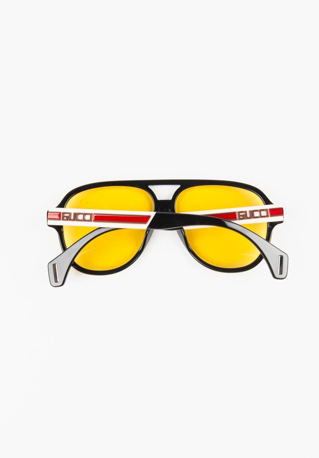 gafas de sol amarillas hombre