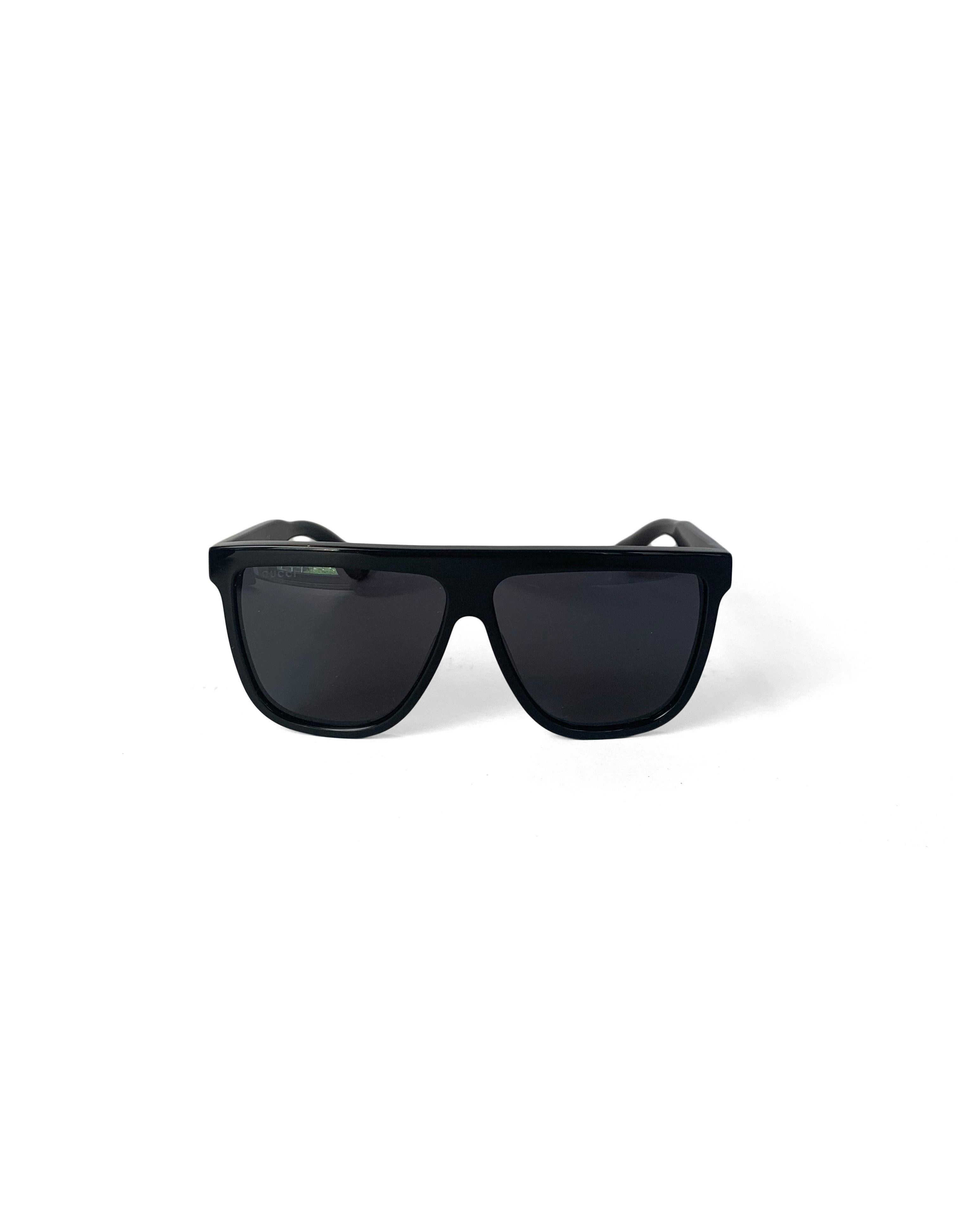 Gucci GG0582S Black Oversized Flat-Top Sunglasses In Excellent Condition In New York, NY