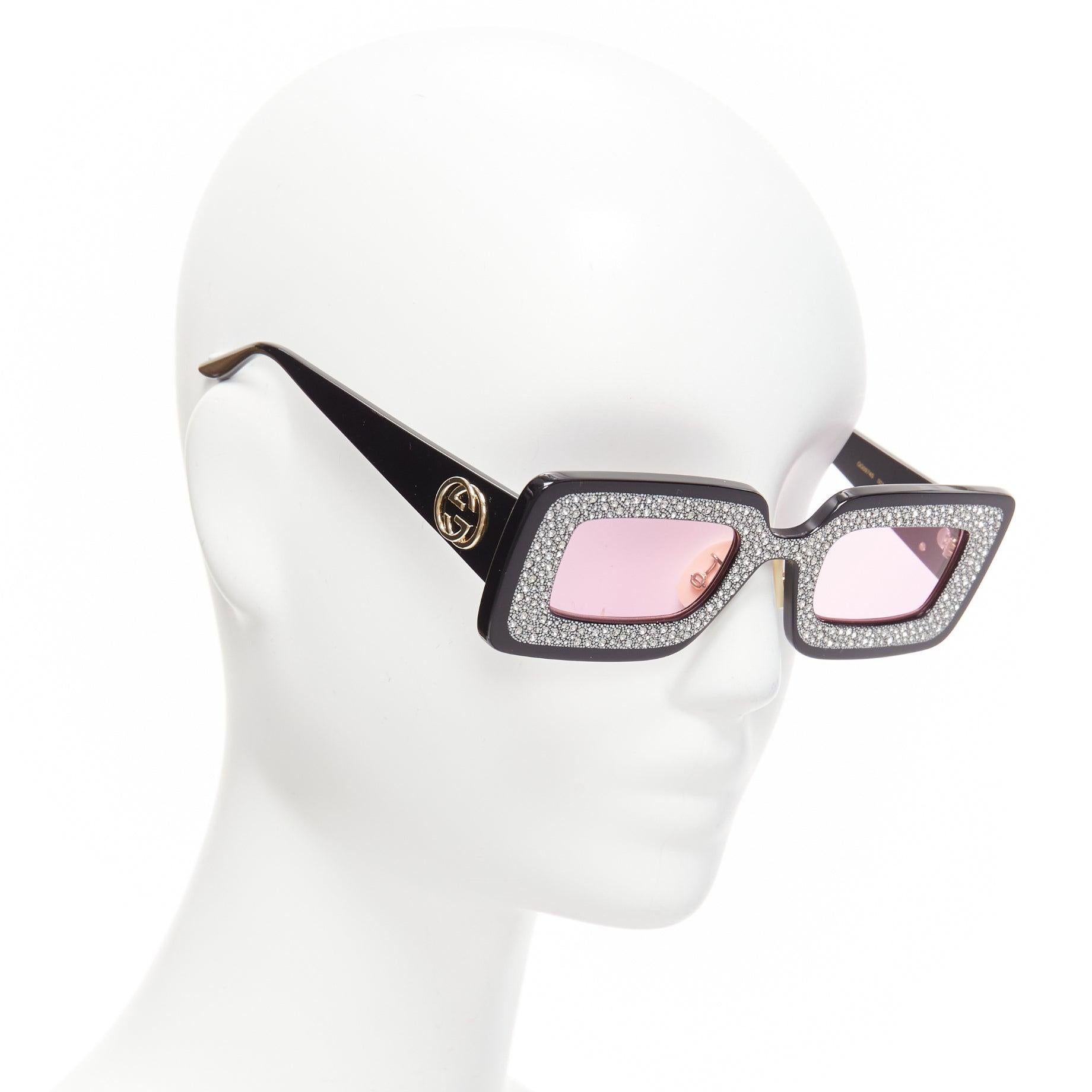 GUCCI GG0974S silver crystal frame pink lens rectangular sunnies
Reference: TGAS/D01052
Brand: Gucci
Designer: Alessandro Michele
Model: GG0974S
Material: Acetate
Color: Black, Silver
Pattern: Solid
Lining: Black Acetate
Extra Details: GG logo at