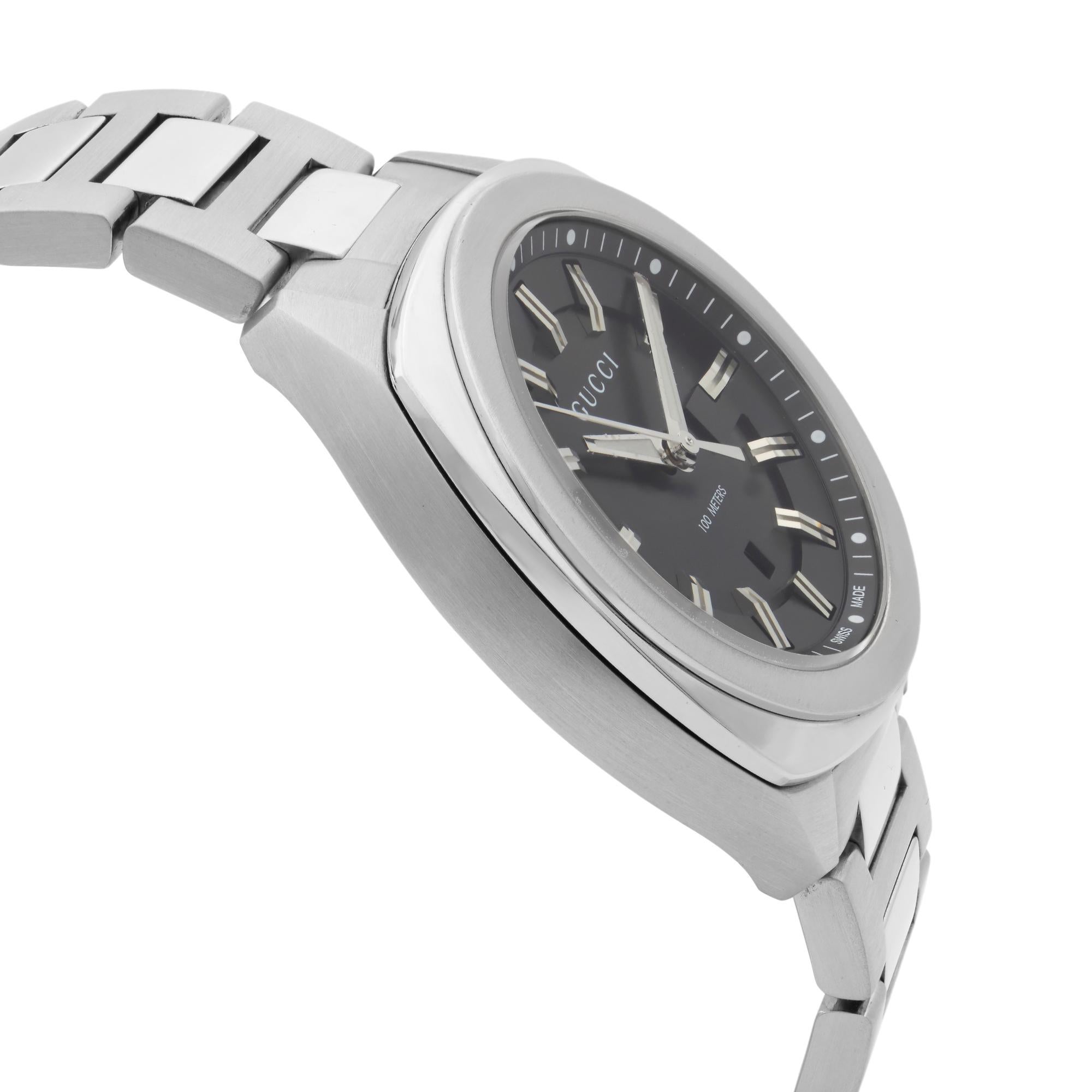 Gucci GG2570 Stainless Steel Black Dial 