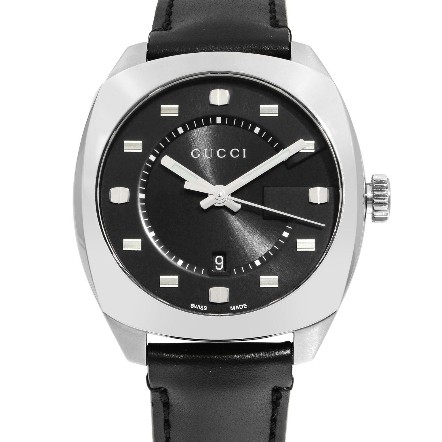 This display model Gucci GG2570 YA142307 is a beautiful men's timepiece that is powered by quartz (battery) movement which is cased in a stainless steel case. It has a round shape face, date indicator dial and has hand sticks & dots style markers.