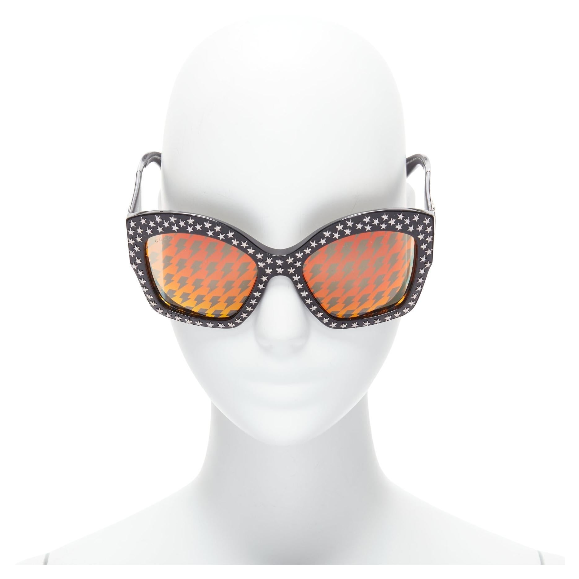 GUCCI GG3870S Sonnenbrille mit orangefarbenen Gläsern und quadratischem Rahmen mit Sternknopf im Angebot