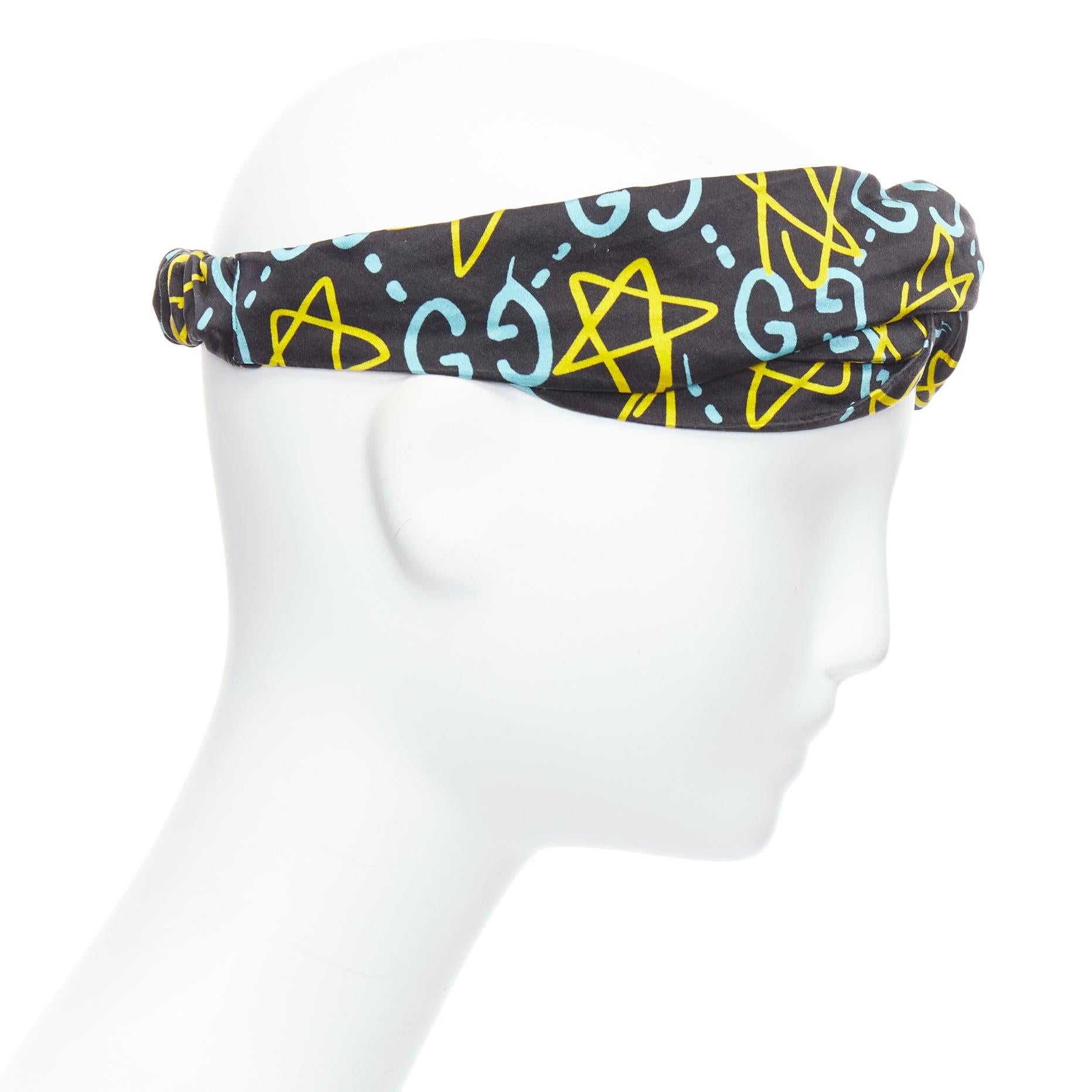 Grigio Gucci Ghost, fascia per capelli in 100% seta con stampa monogram a stelle graffiti in vendita