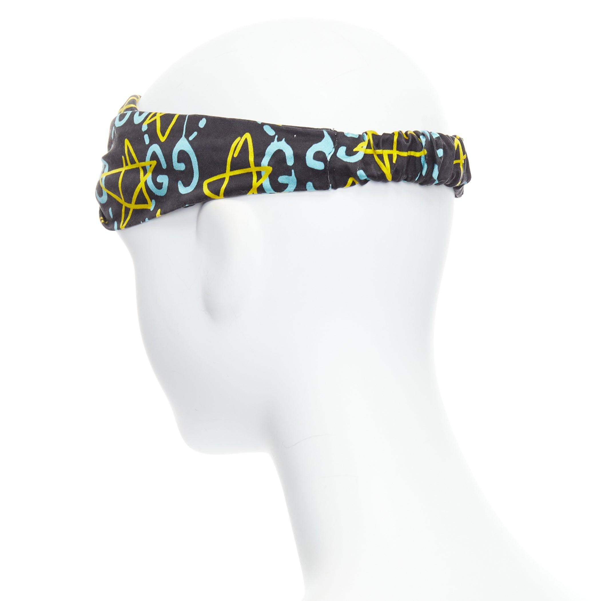 Donna Gucci Ghost, fascia per capelli in 100% seta con stampa monogram a stelle graffiti in vendita