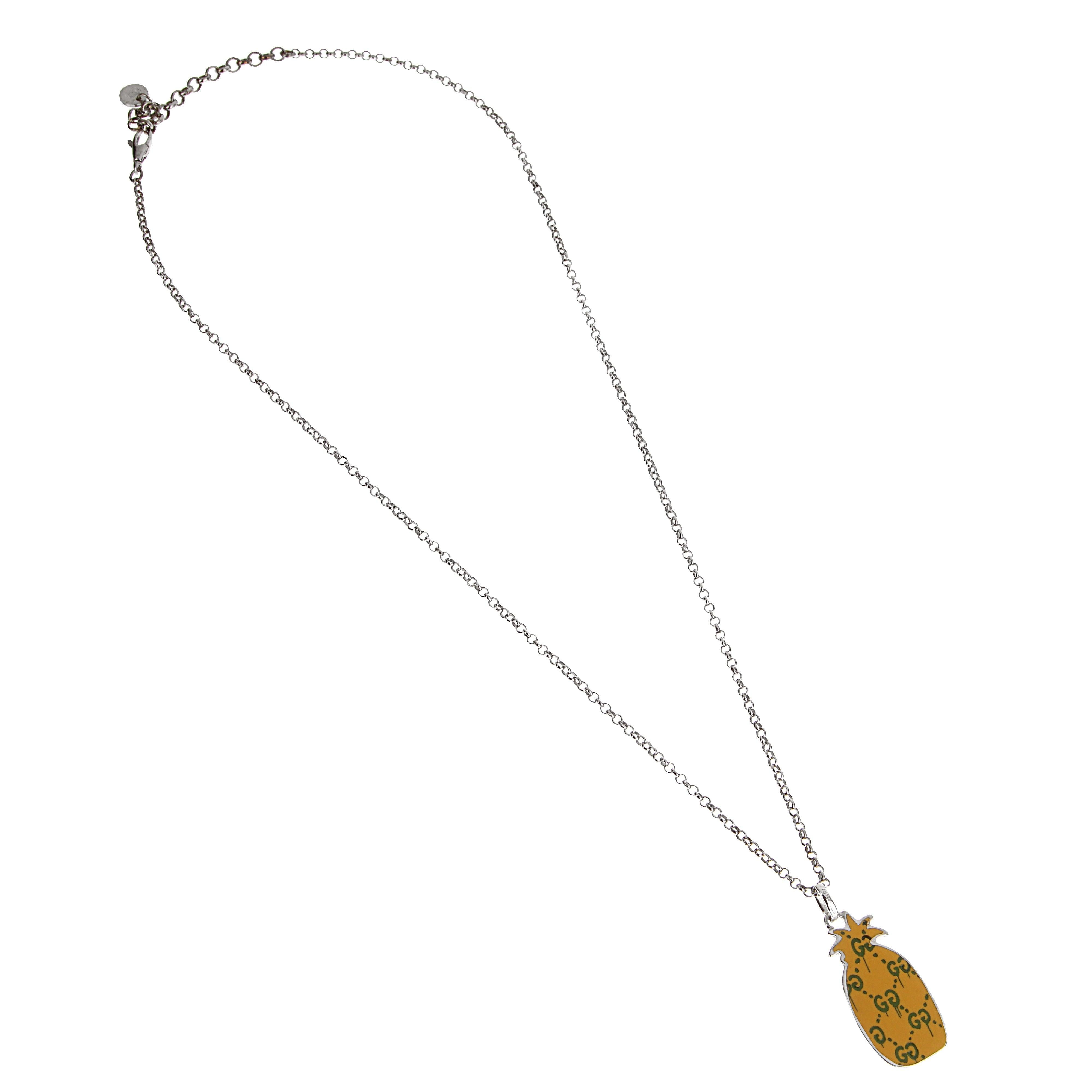Gucci Collana con ciondolo in argento con ananas fantasma in vendita