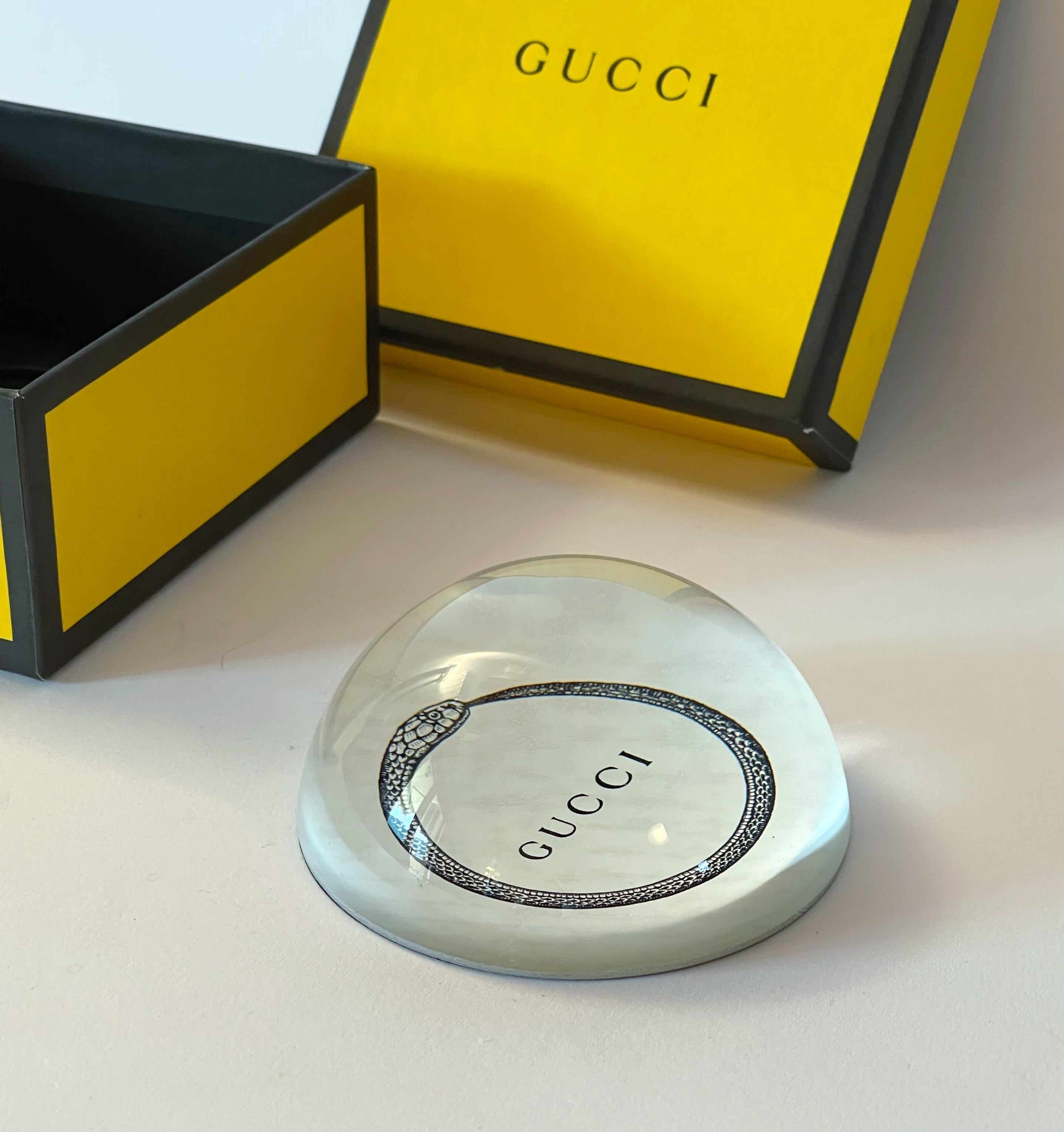 Gucci Glass Snake Paperweight In Excellent Condition For Sale In Los Angeles, CA