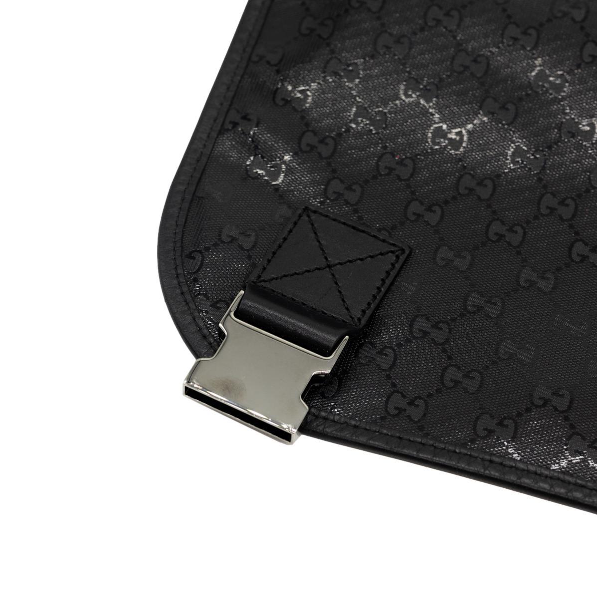 Gucci - Sac à bandoulière unisexe en toile noire émaillée GG Supreme, taille moyenne en vente 6