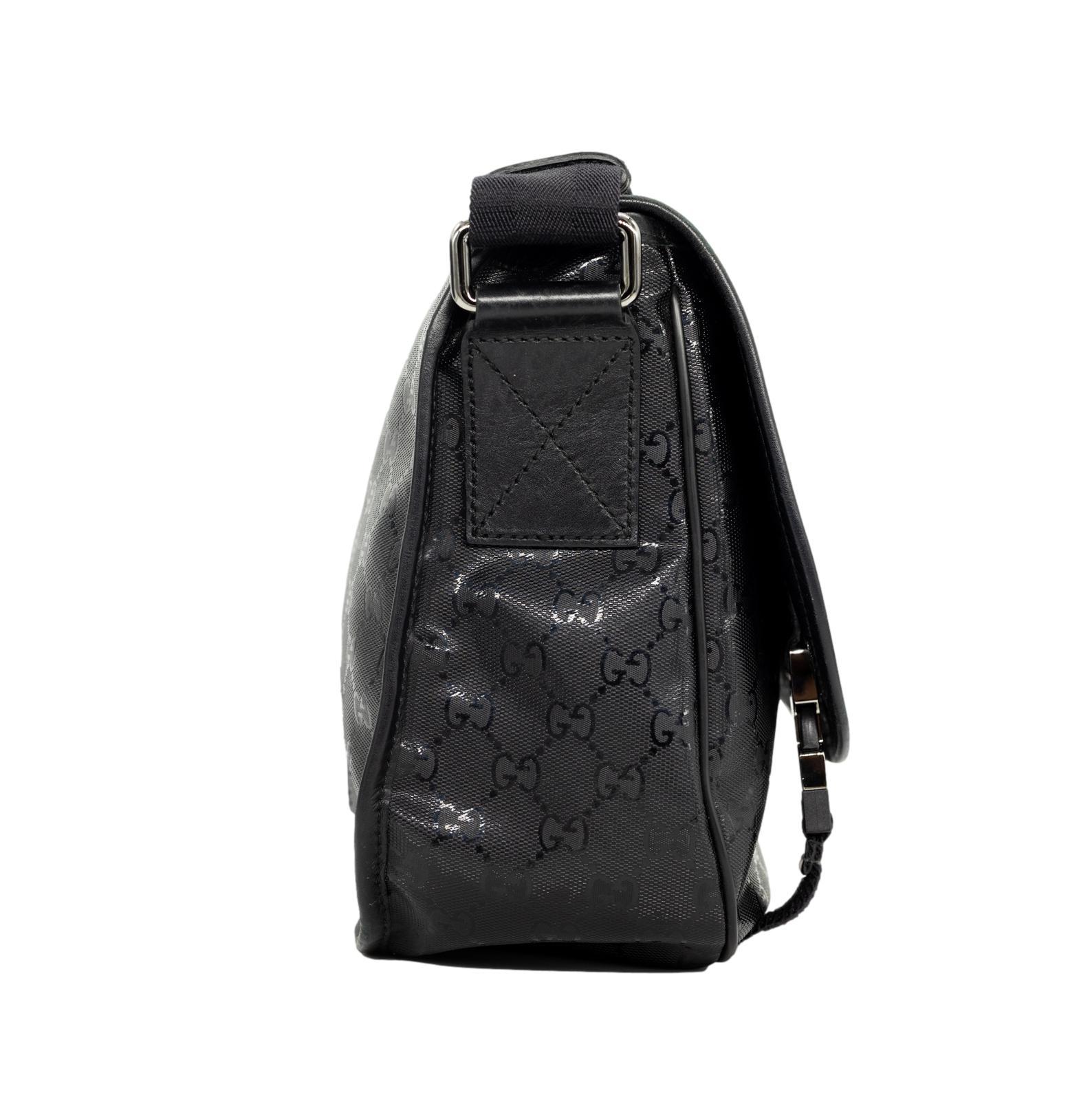 Gucci - Sac à bandoulière unisexe en toile noire émaillée GG Supreme, taille moyenne en vente 2