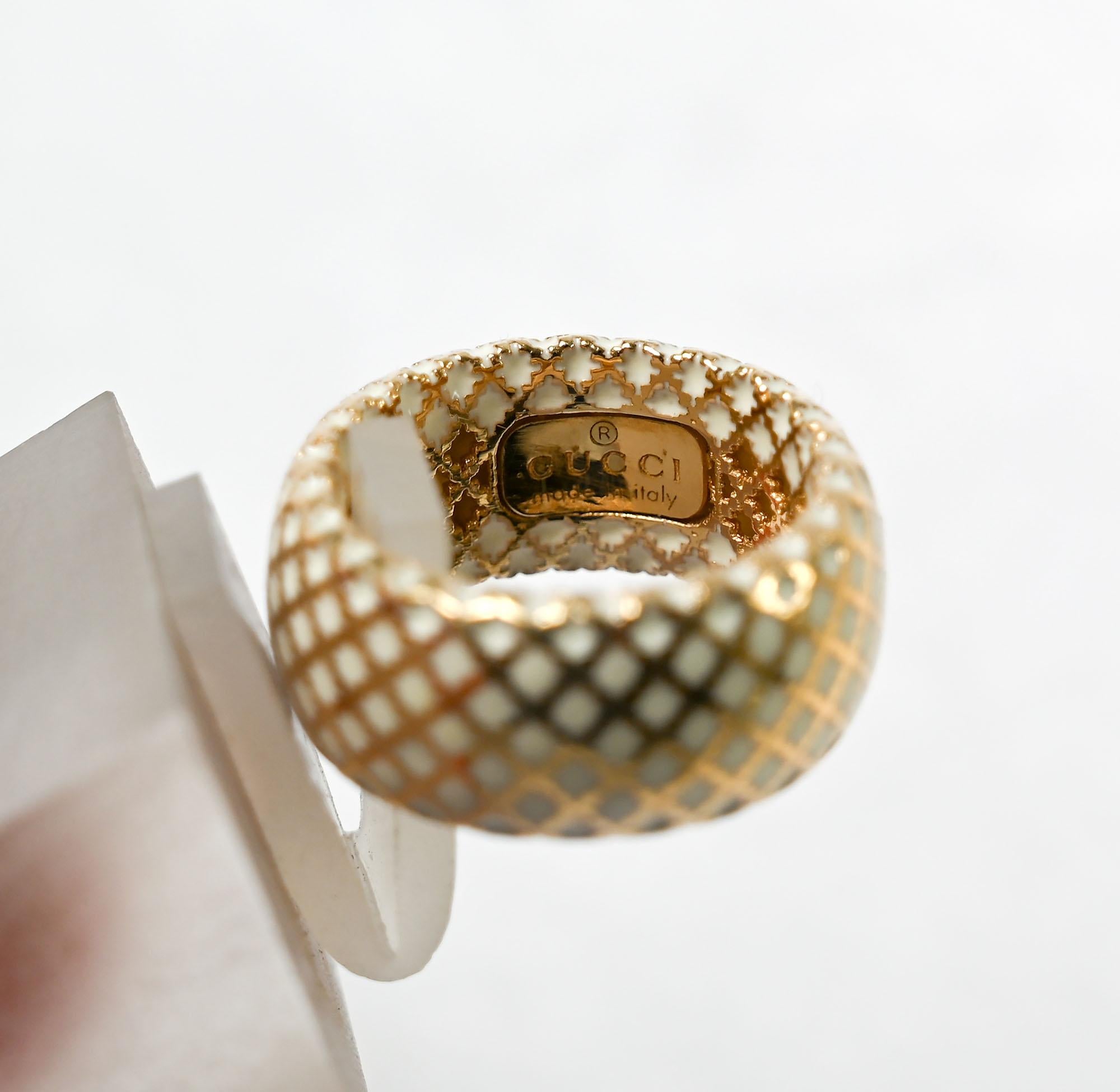 Bague en or et émail de Gucci Unisexe en vente