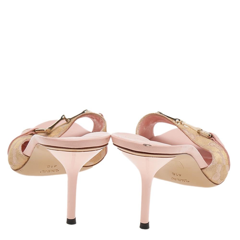 Gucci Gold/Beige GG Canvas And Leather Horsebit Slide Sandals Size 41 In Good Condition In Dubai, Al Qouz 2