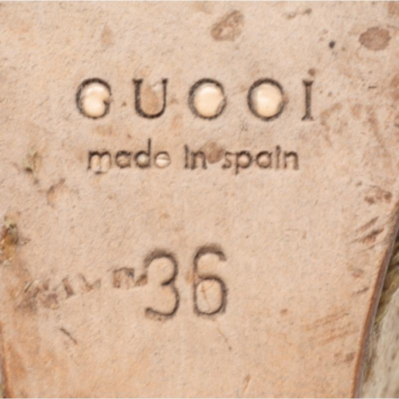 Gucci Gold/Beige Jute And Leather Carolina Wedge Sandals Size 36 In Good Condition For Sale In Dubai, Al Qouz 2