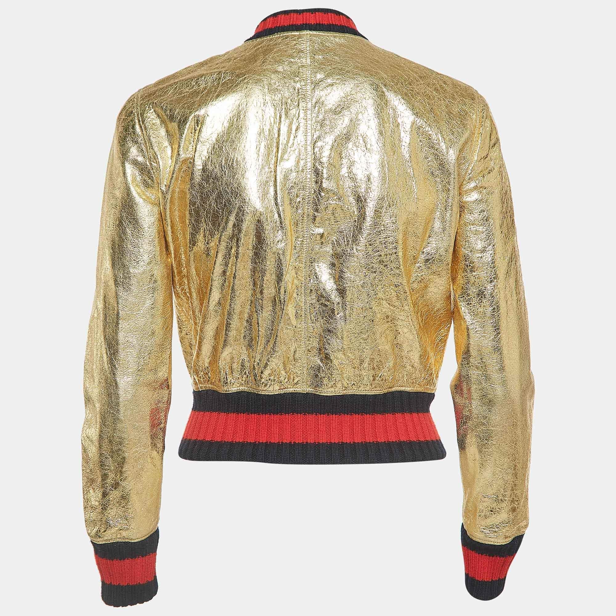 How fabulous does this designer jacket look! It is made of fine materials and features long sleeves. Pair it with pants and sneakers for a cool look.
