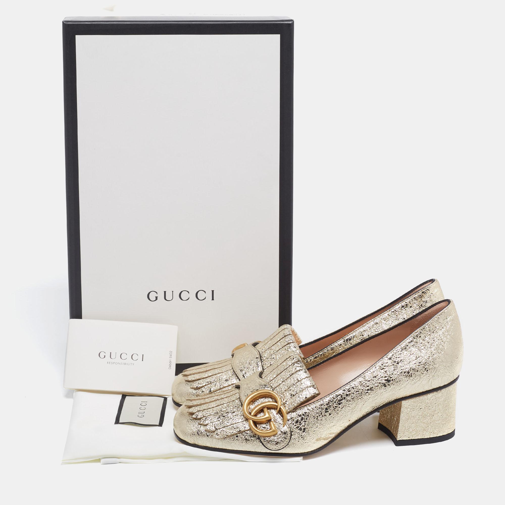 Gucci Gold Crinkled Leather GG Marmont Fringe Detail Pumps Size 36.5 In New Condition In Dubai, Al Qouz 2
