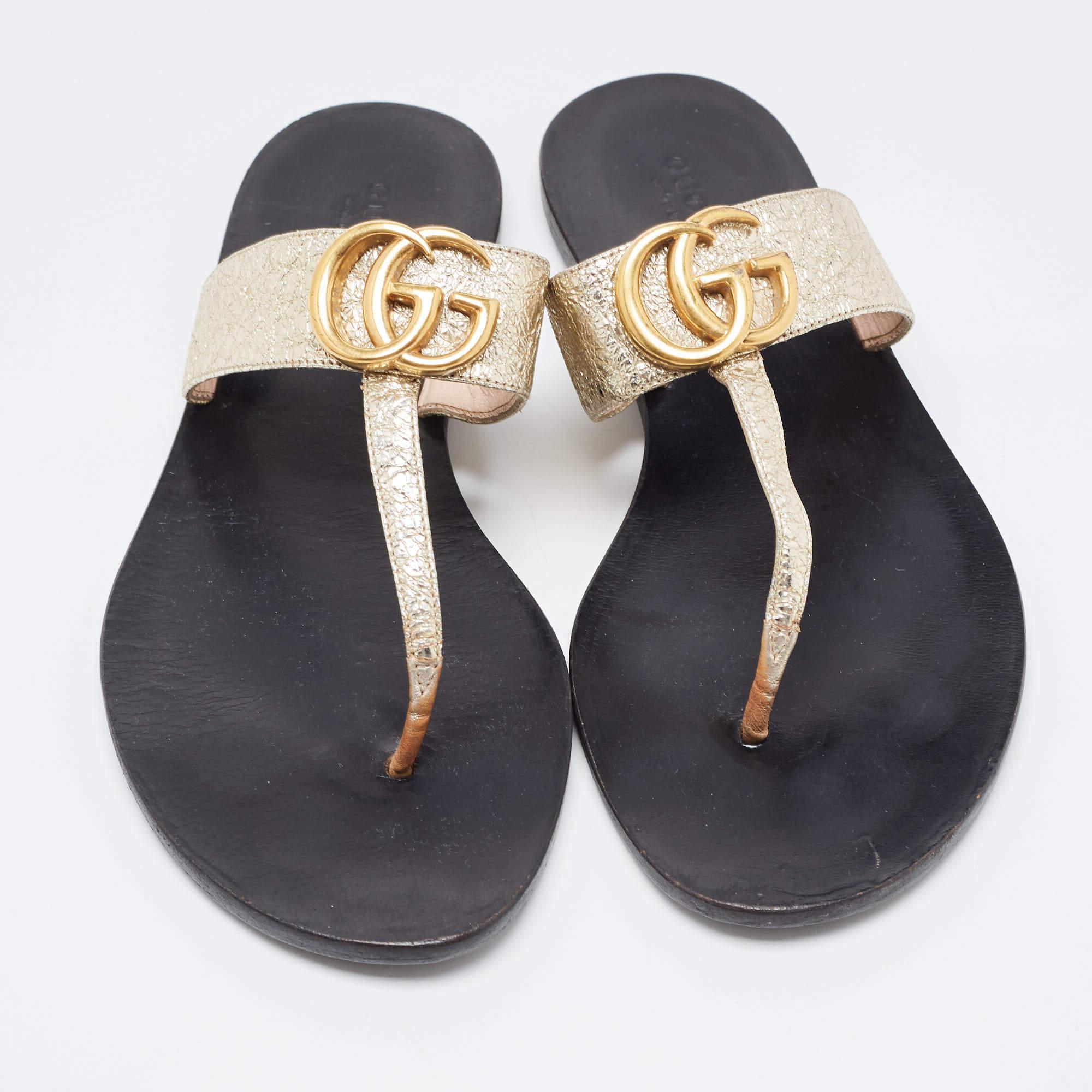 Step into sophistication and comfort with these Gucci thong flats for women. Exquisitely crafted, these versatile shoes blend timeless elegance with everyday ease, ensuring a stylish and relaxed stride.

