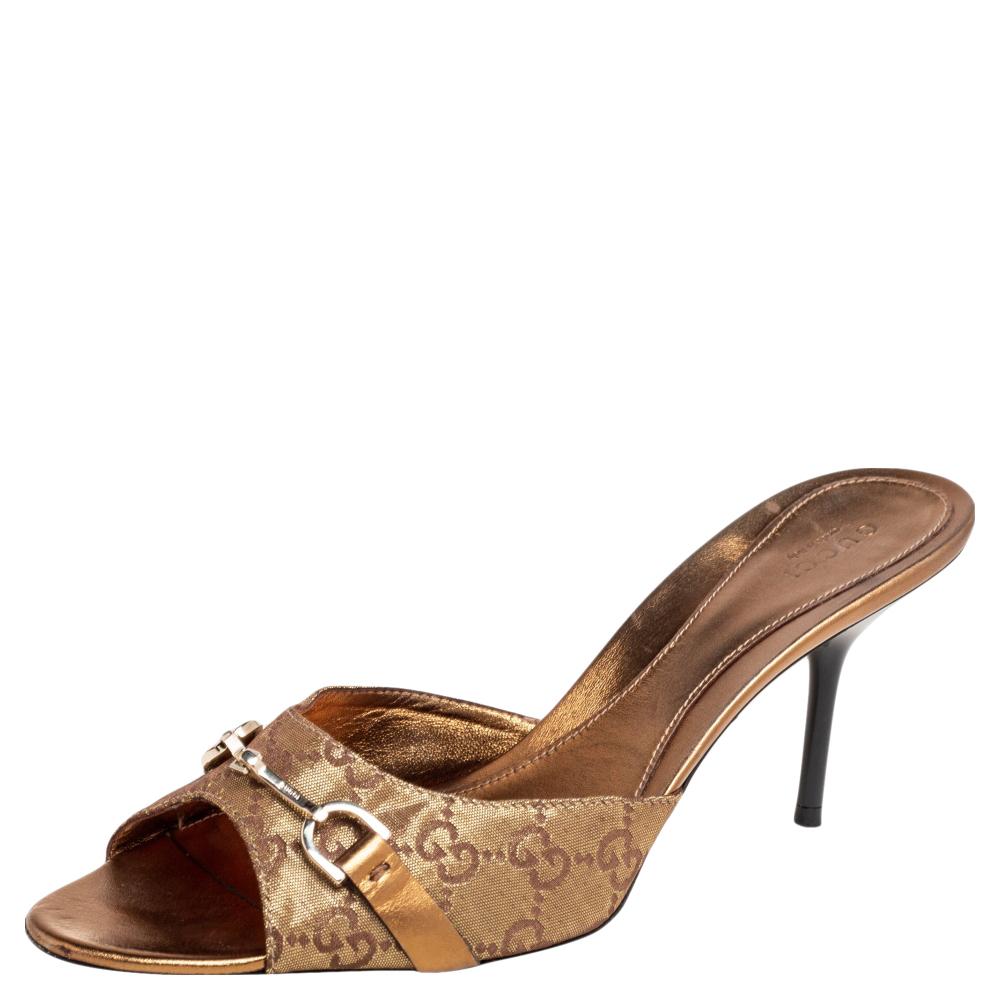 Gucci Gold GG Lurex Fabric Horsebit Slide Sandals Size 40 In Good Condition In Dubai, Al Qouz 2