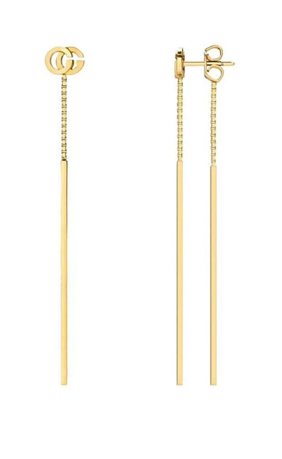 Boucles d'oreilles longues avec pendentif GG Running en or de Gucci Excellent état - En vente à New York, NY