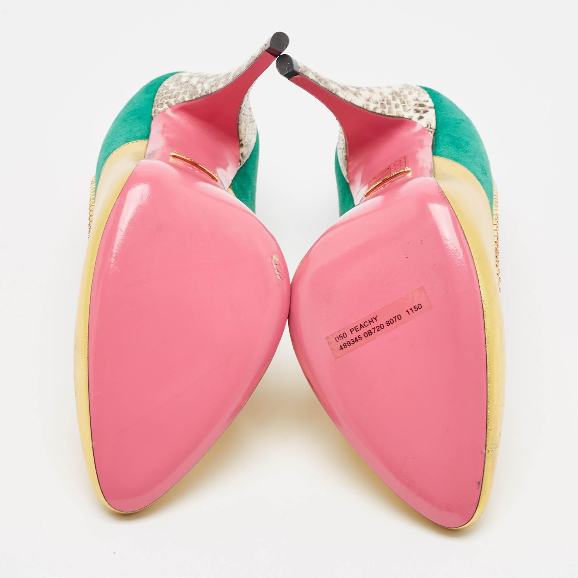 Bombas Gucci doradas/verdes de ante y piel con adornos de cristal talla 37 en venta 1