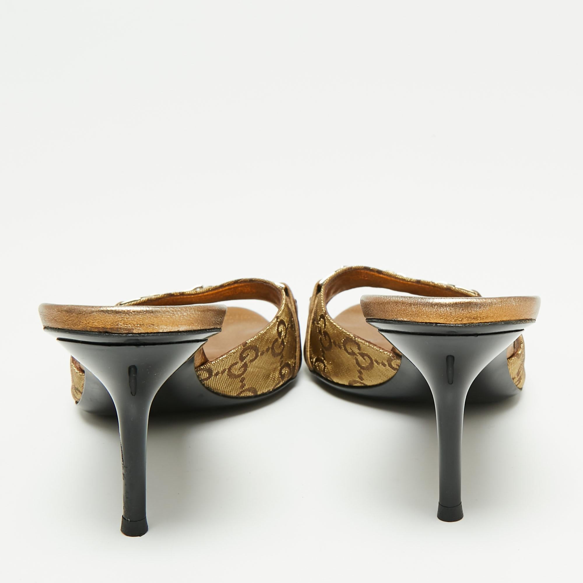 Gucci Gold Guccissima Canvas and Leather Horsebit Slide Sandals Size 37.5 In Good Condition In Dubai, Al Qouz 2