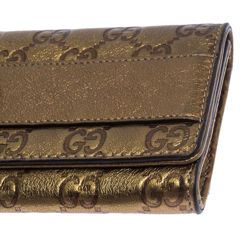 Gucci Gold Guccissima Leather Buckle Continental Wallet In Good Condition For Sale In Dubai, Al Qouz 2