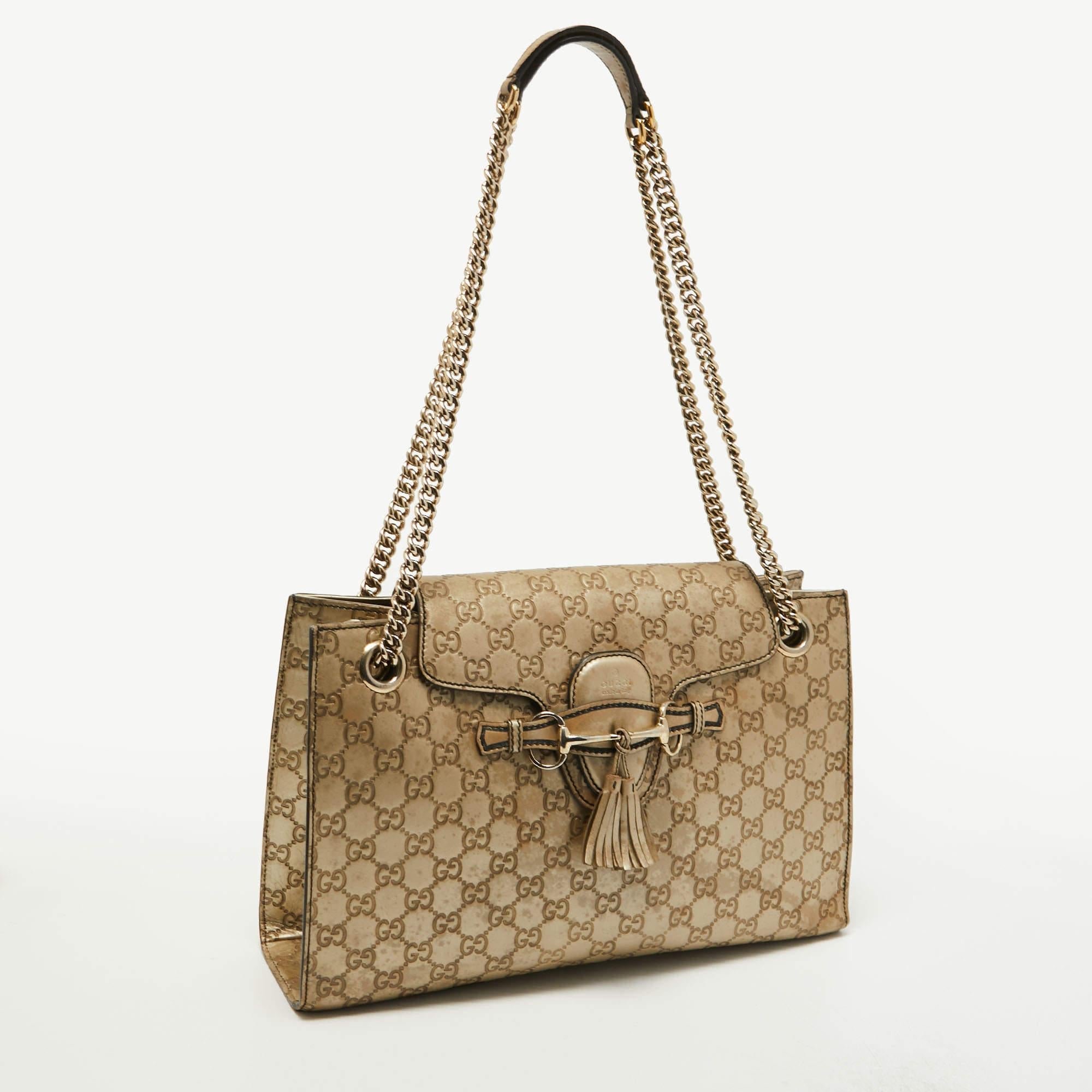 Gucci - Grand sac à bandoulière en cuir doré Guccissima avec chaîne Emily État moyen - En vente à Dubai, Al Qouz 2