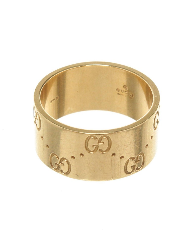 Gucci Goldfarbener breiter Ring mit Ikon bei 1stDibs