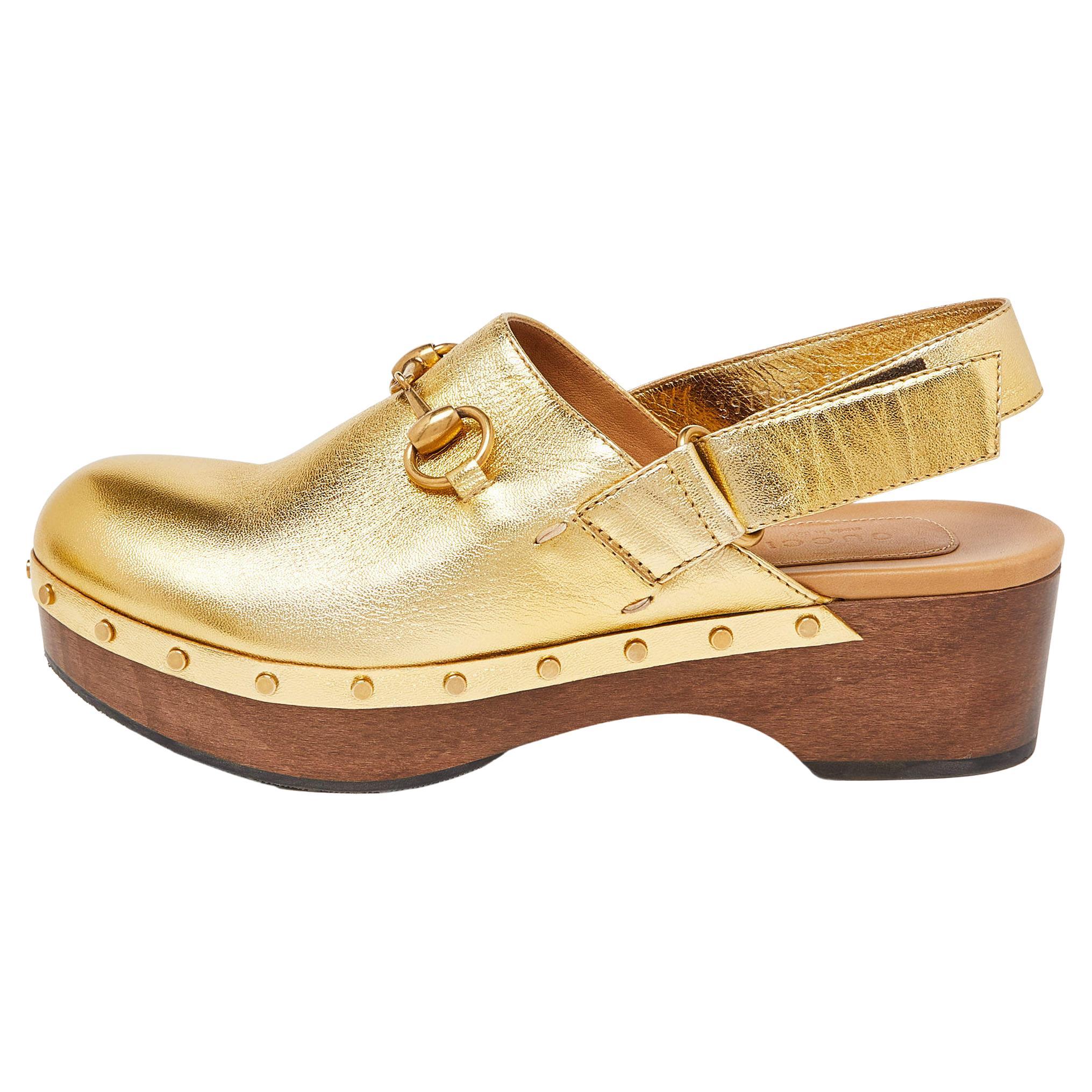 Sandales Gucci Amstel Horsebit Slingback Clog en cuir doré taille 38 en vente