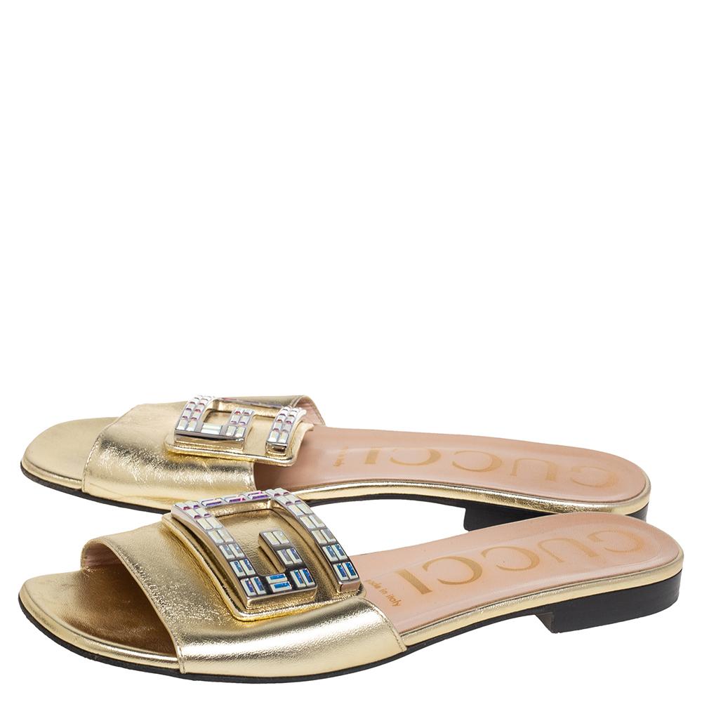 Gucci Gold Leather Crystal Embellished Flats Size 37 In Good Condition In Dubai, Al Qouz 2