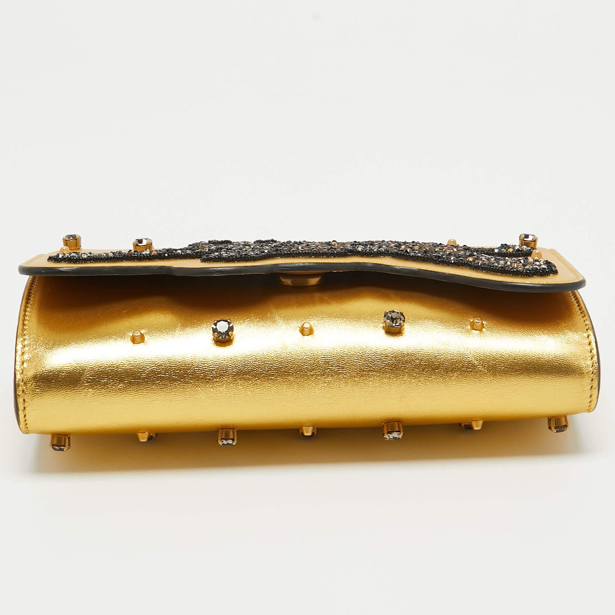 Gucci Gold Leather Embroidered Tiger Crystal Studded Chain Clutch For Sale 2