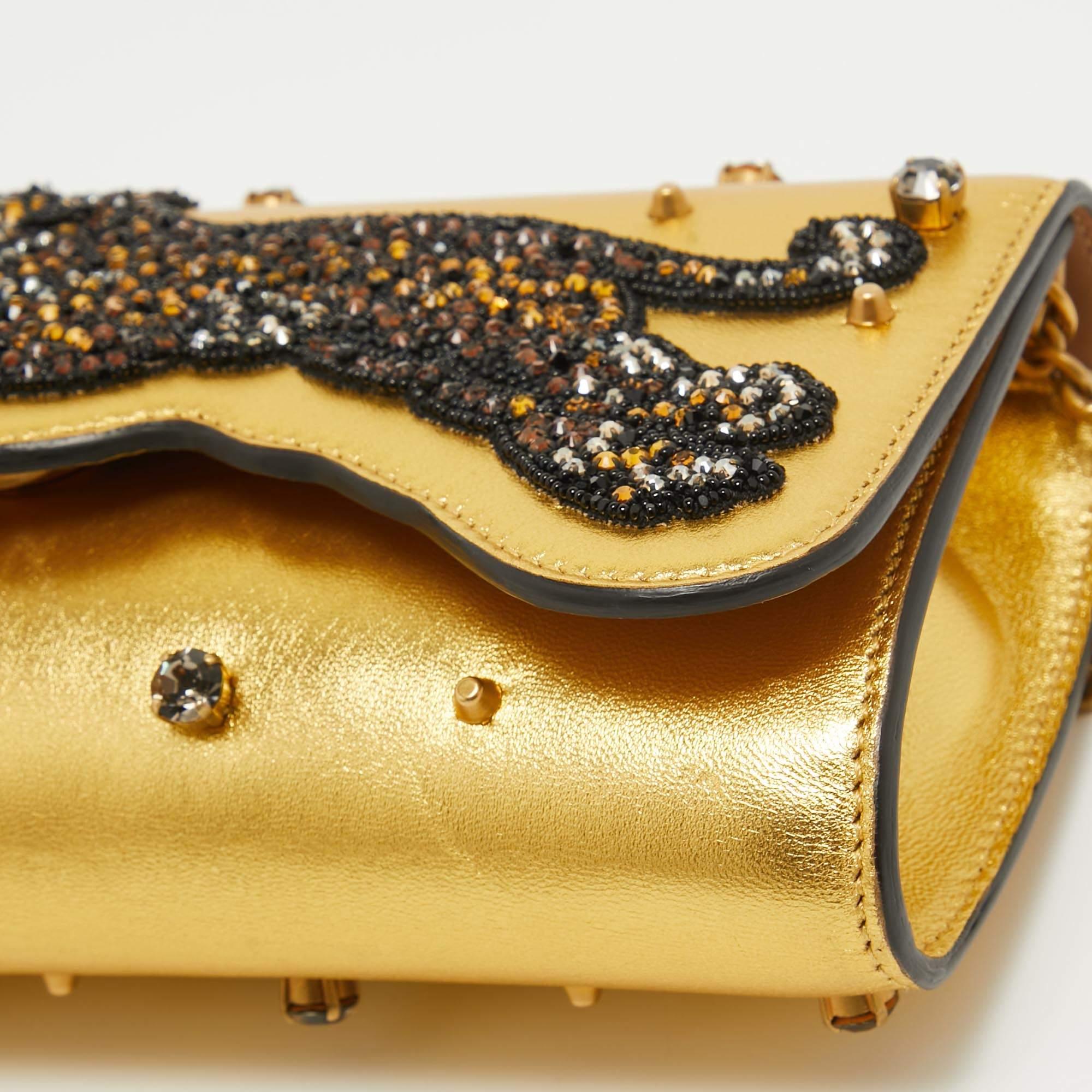 Gucci Gold Leather Embroidered Tiger Crystal Studded Chain Clutch For Sale 2