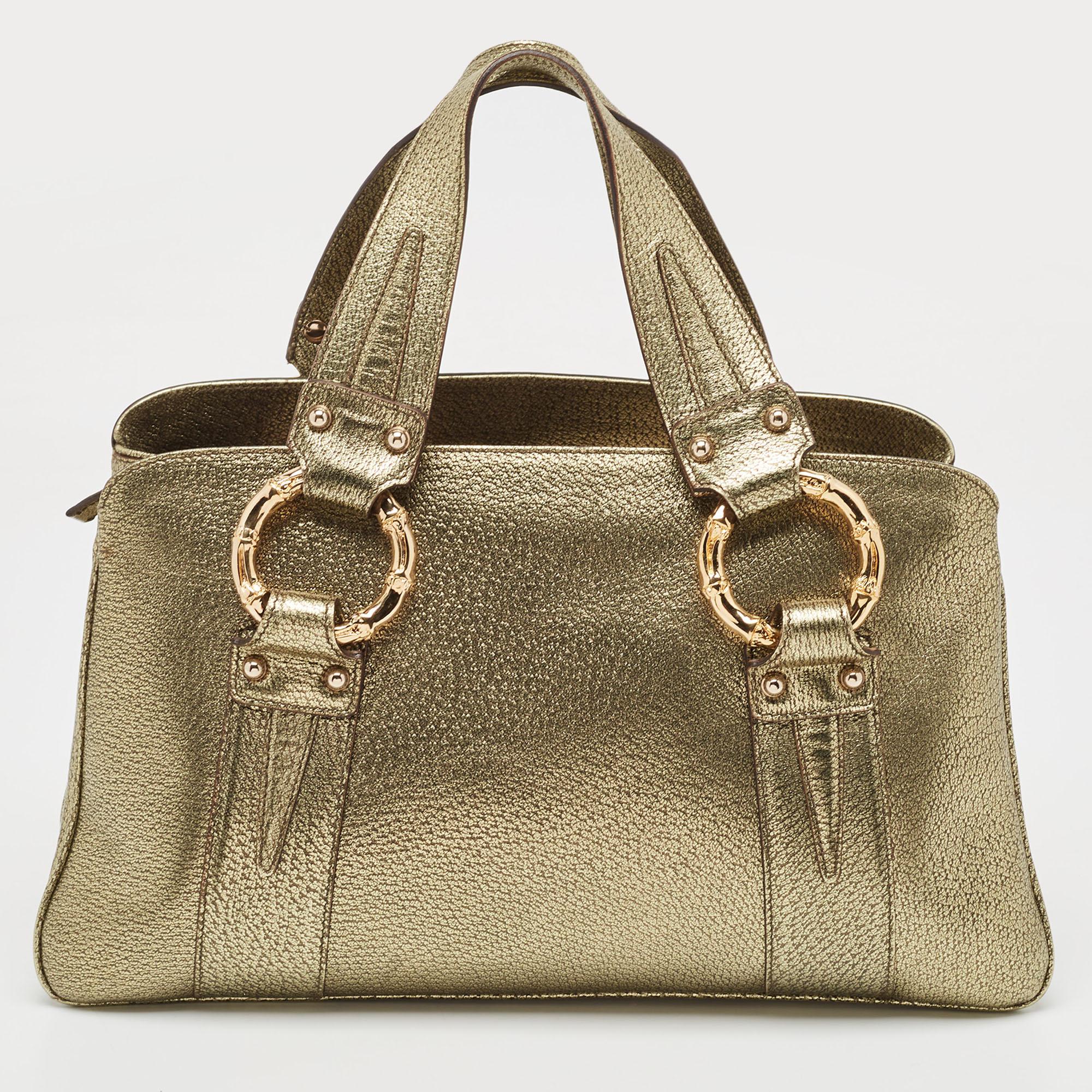 Gucci Gold Leather Metal Bamboo Ring Bag In Good Condition For Sale In Dubai, Al Qouz 2