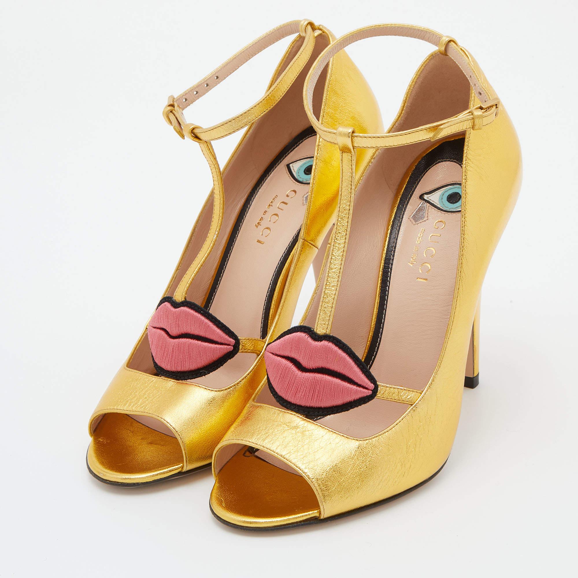 Gucci Gold Leather Molina Lips T Strap Sandals Size 36 In Good Condition In Dubai, Al Qouz 2