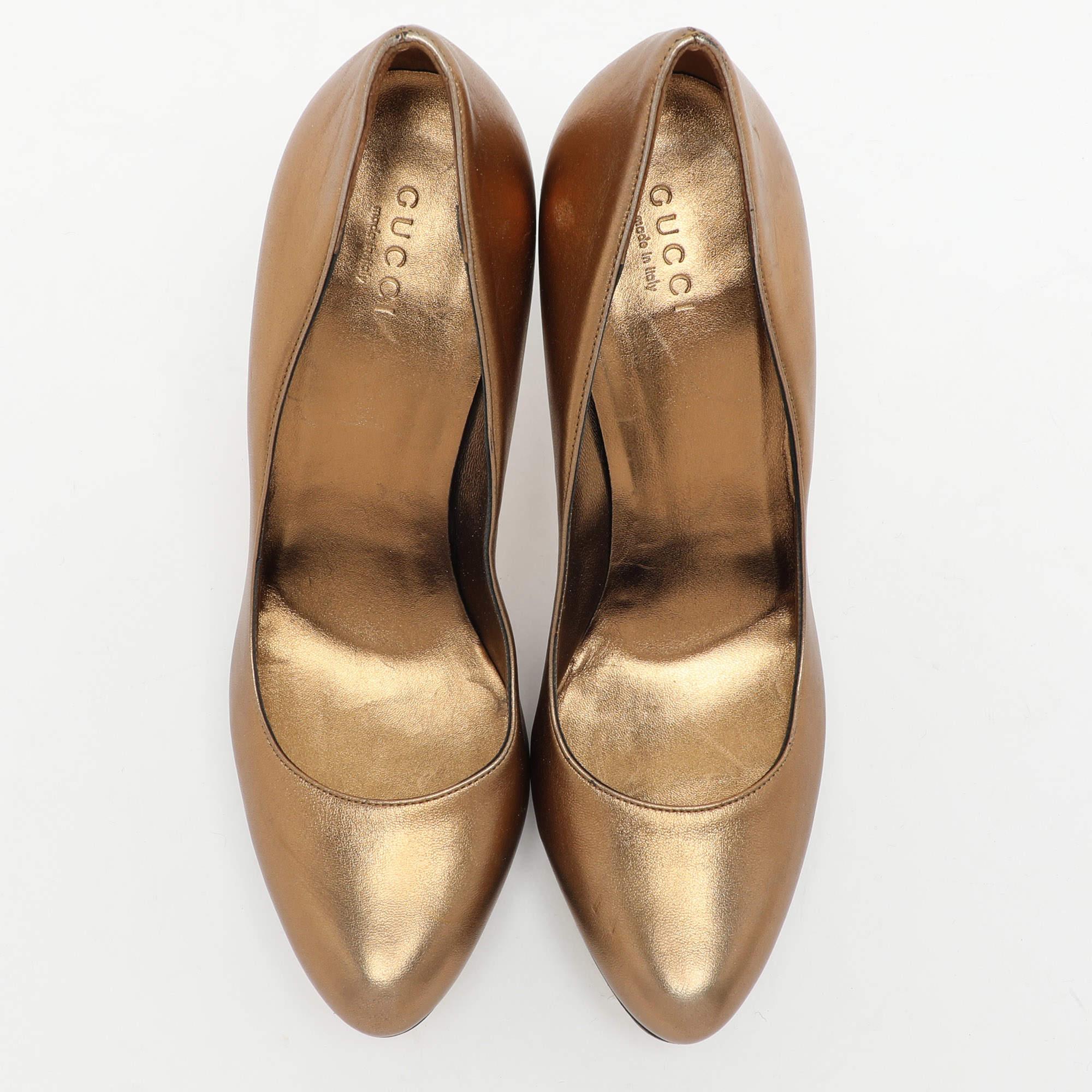 Brown Gucci Gold Leather Pumps Size 37.5 For Sale