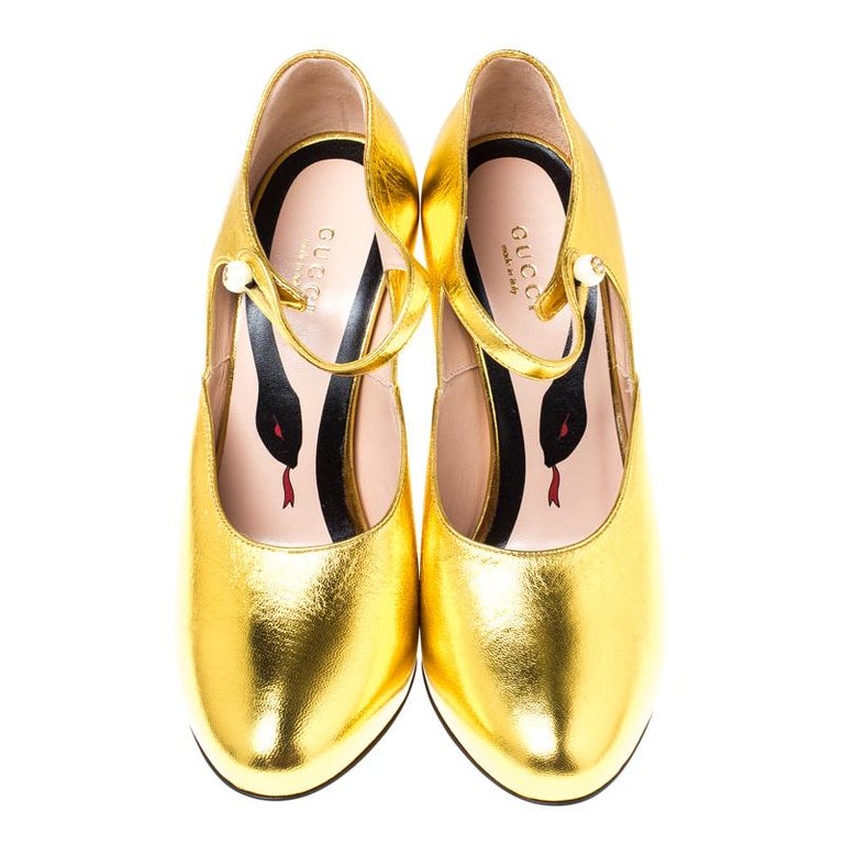 Gucci Gold Lesly Patent Leather Mary Jane Pumps Size 38 For Sale at 1stDibs