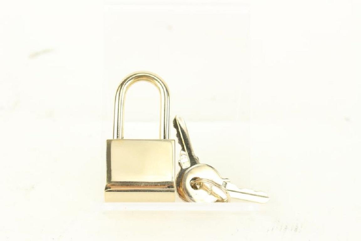 Gucci Gold Logo Padlock Cadena and Key Lock 916gk93 1