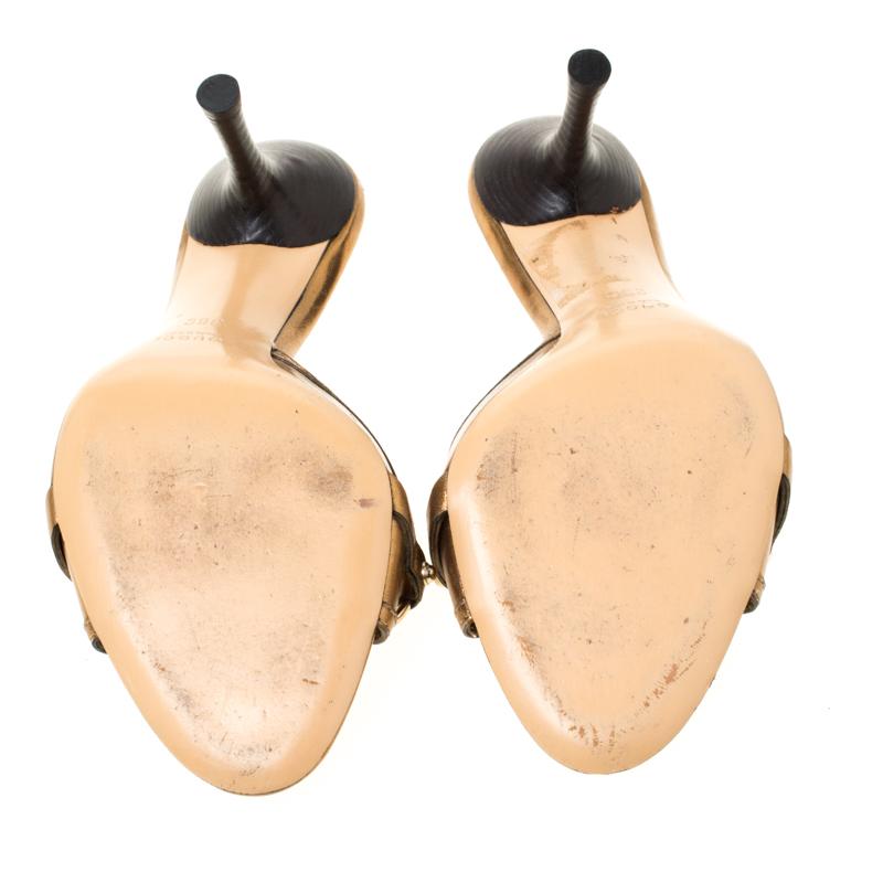 Gucci Gold Metallic Leather Bamboo Horsebit Open Toe Slides Size 36 In Good Condition In Dubai, Al Qouz 2