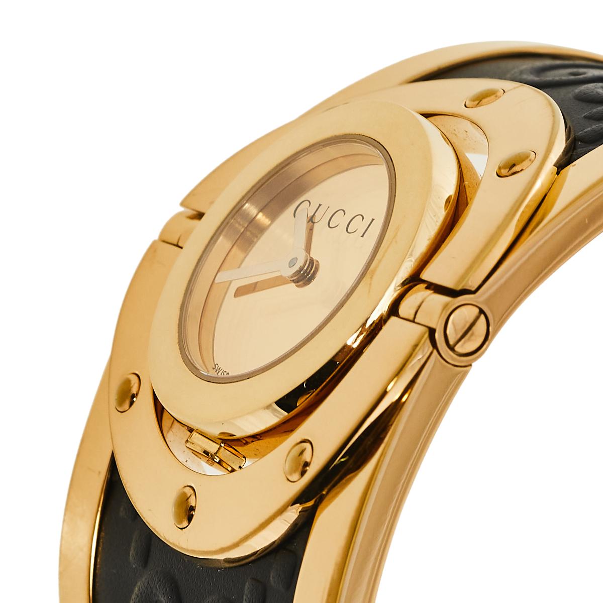 Gucci Gold PVD Stainless Steel Twirl YA112444 Women's Wristwatch 23 mm In Good Condition In Dubai, Al Qouz 2