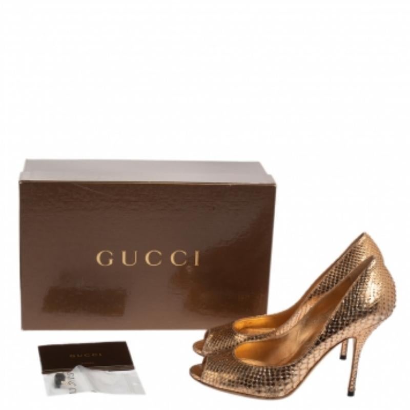 Gucci Gold Python Leather Peep Toe Pumps Size 37 For Sale 1