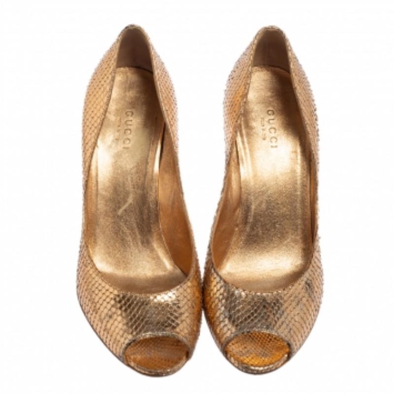 Gucci Gold Python Leather Peep Toe Pumps Size 37 For Sale 2
