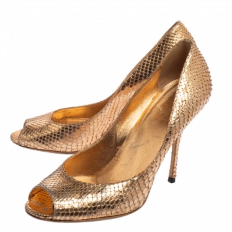 Gucci Gold Python Leather Peep Toe Pumps Size 37 For Sale 3