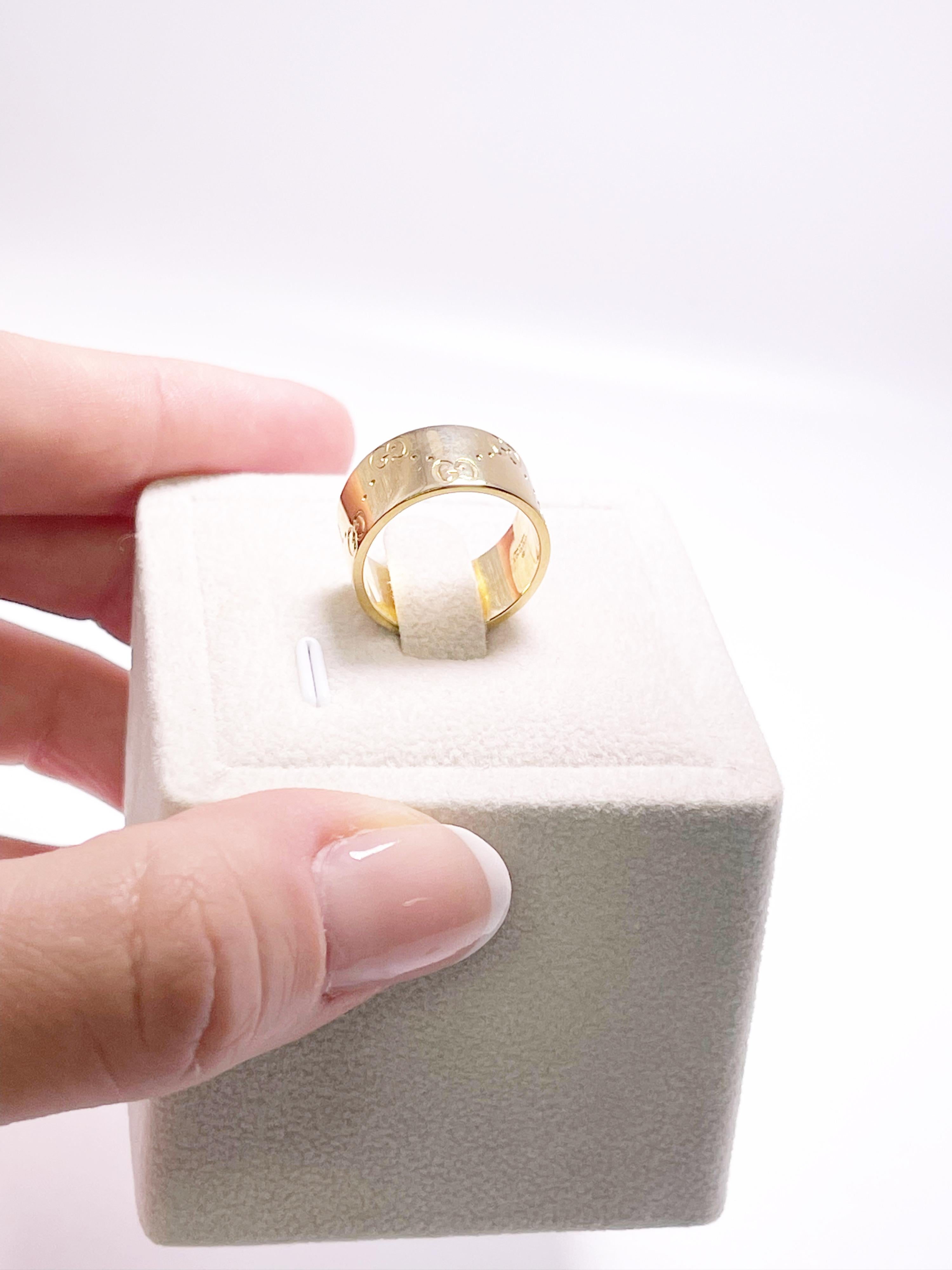 Modern Gucci Gold Ring 18kt Wide Top Designer Ring For Sale