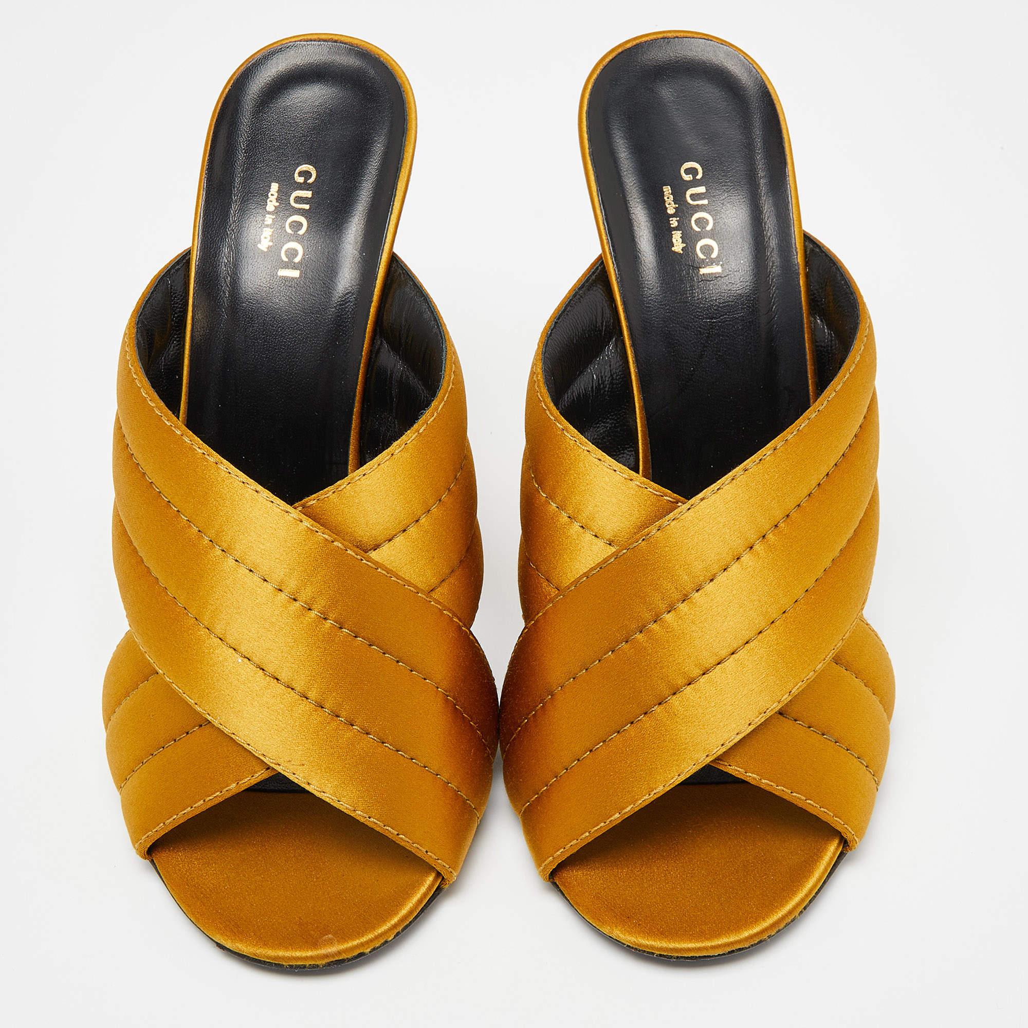Gucci Gold Satin Webby Cross Strap Slide Sandals Size 39.5 In Good Condition In Dubai, Al Qouz 2