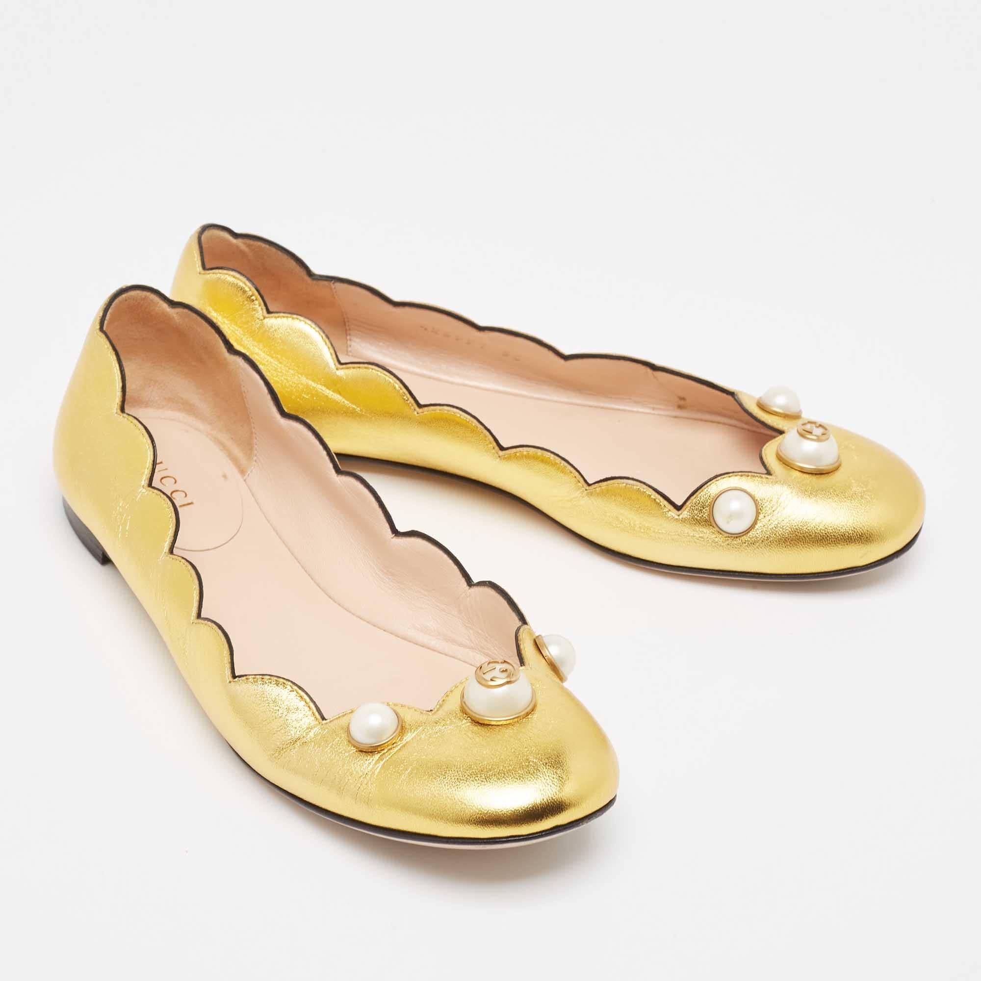 Women's Gucci Gold Scalloped Leather Interlocking G Faux Pearl Ballet Flats Size 36