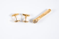 Gucci Gold-tone GG Tie Clip And Cuff Links Set